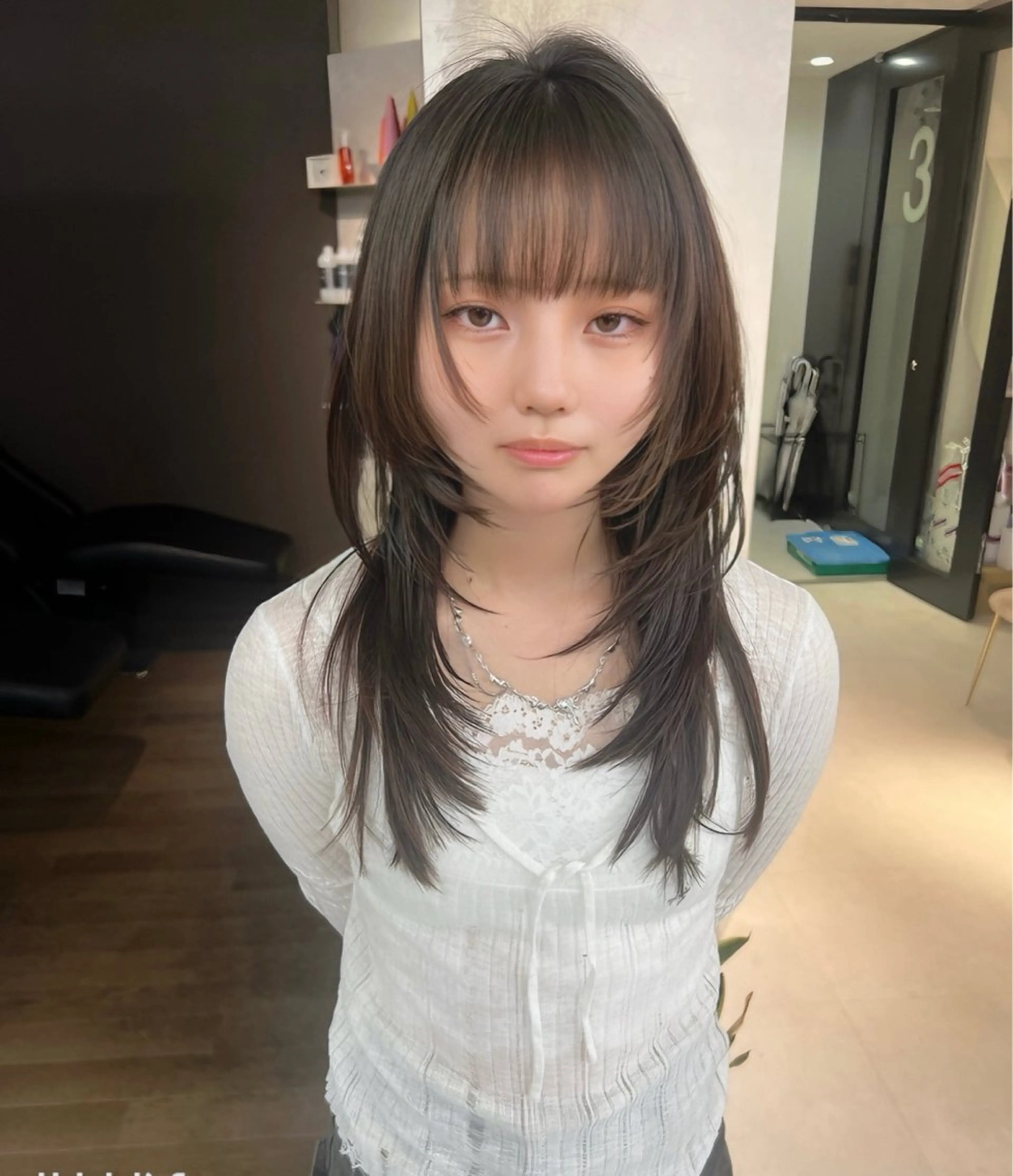 カット＋カラー＋髪質改善水素トリートメント+薬剤除去2ステップ【レイヤーカット、ハッシュカット、ウルトワ】の写真