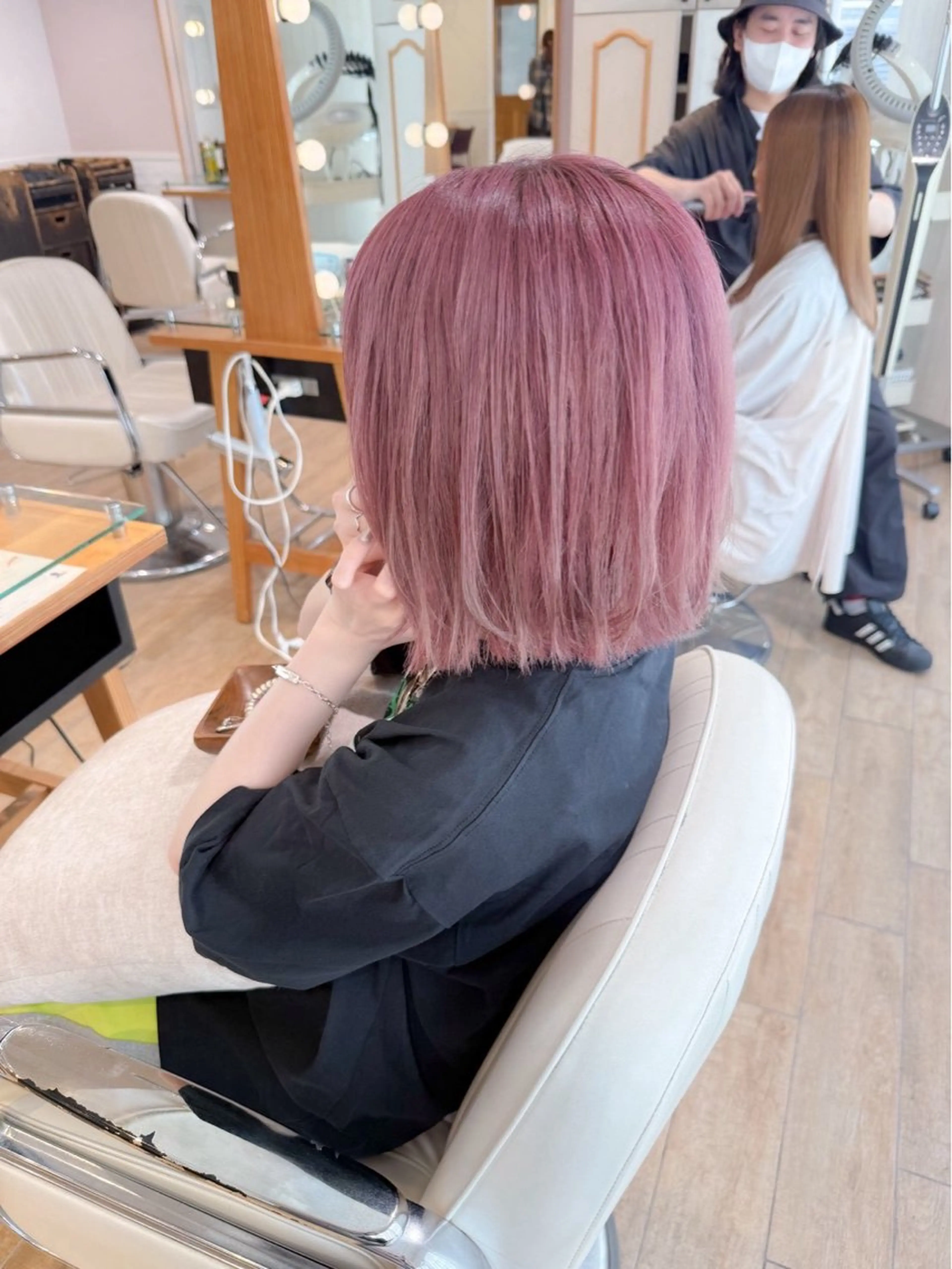 ミディアム カラー ヘアカラー トリートメント ハイトーン/カラー /縮毛矯正/松田健佑のヘアスタイル