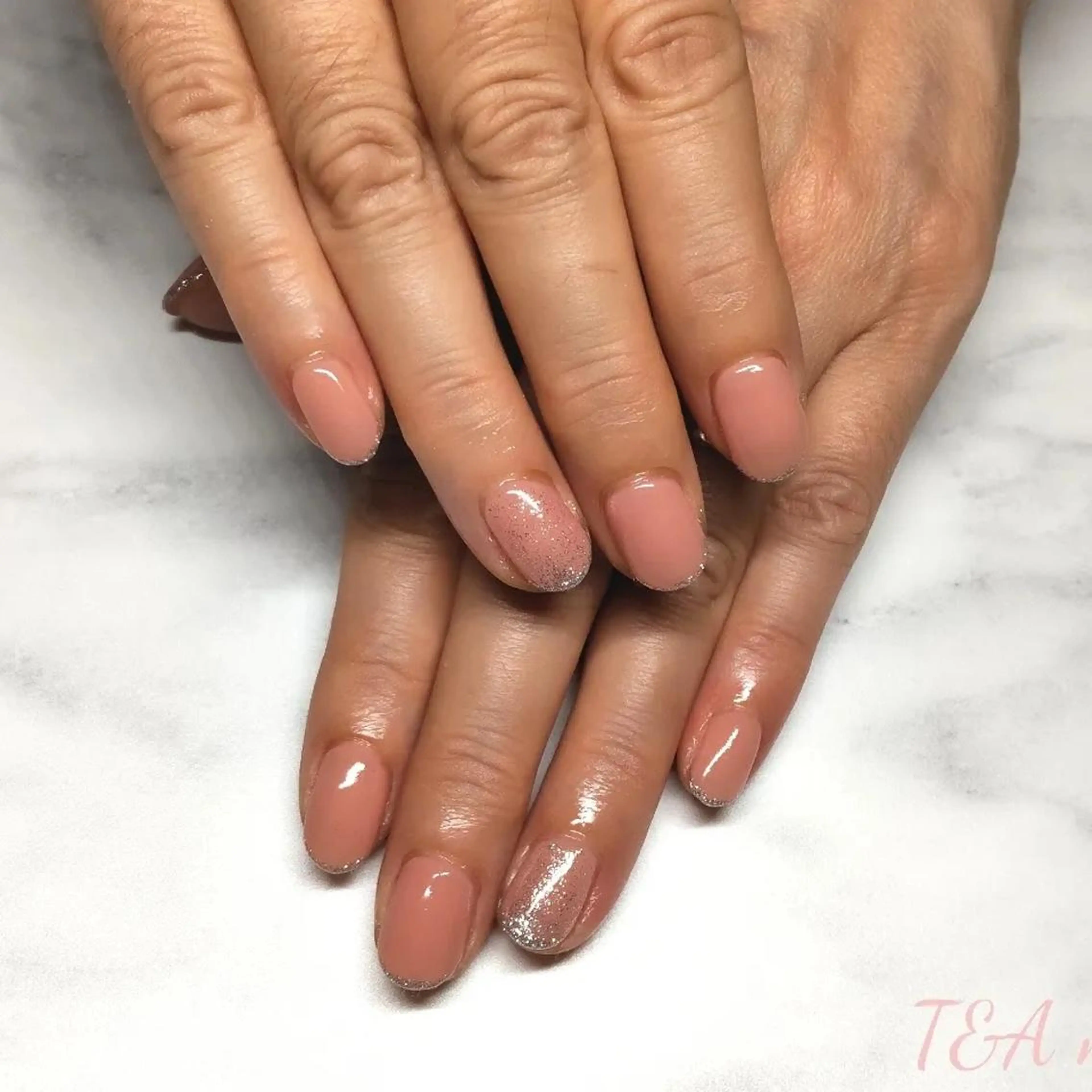 ミディアム ネイル 長さ出し ジェルネイル ニュアンスネイル スカルプネイル シンプルネイル ハンドネイル T&A nailのネイルデザイン