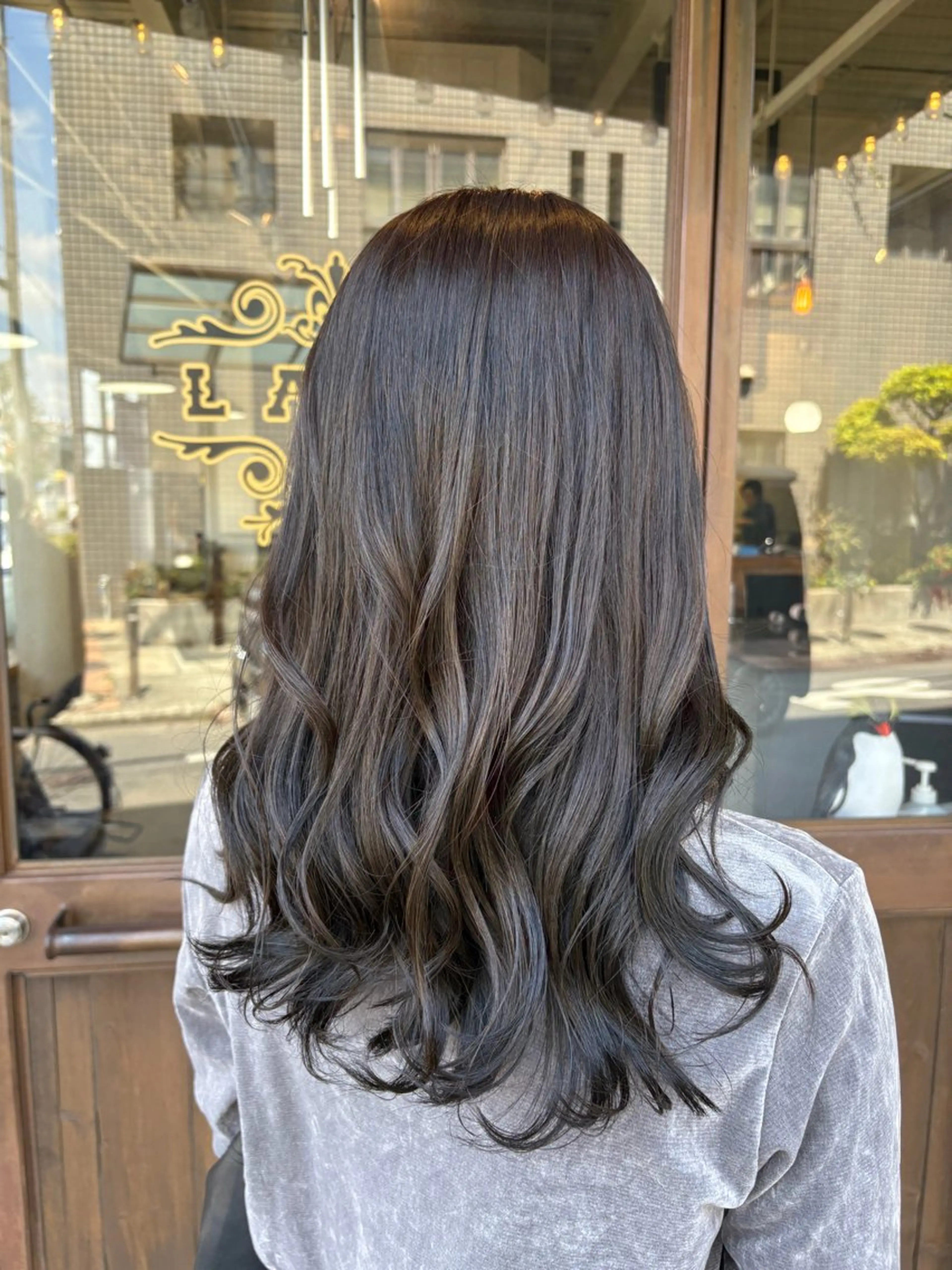 カラー ブルーカラー 透明感カラー 井上 莉子のヘアスタイル