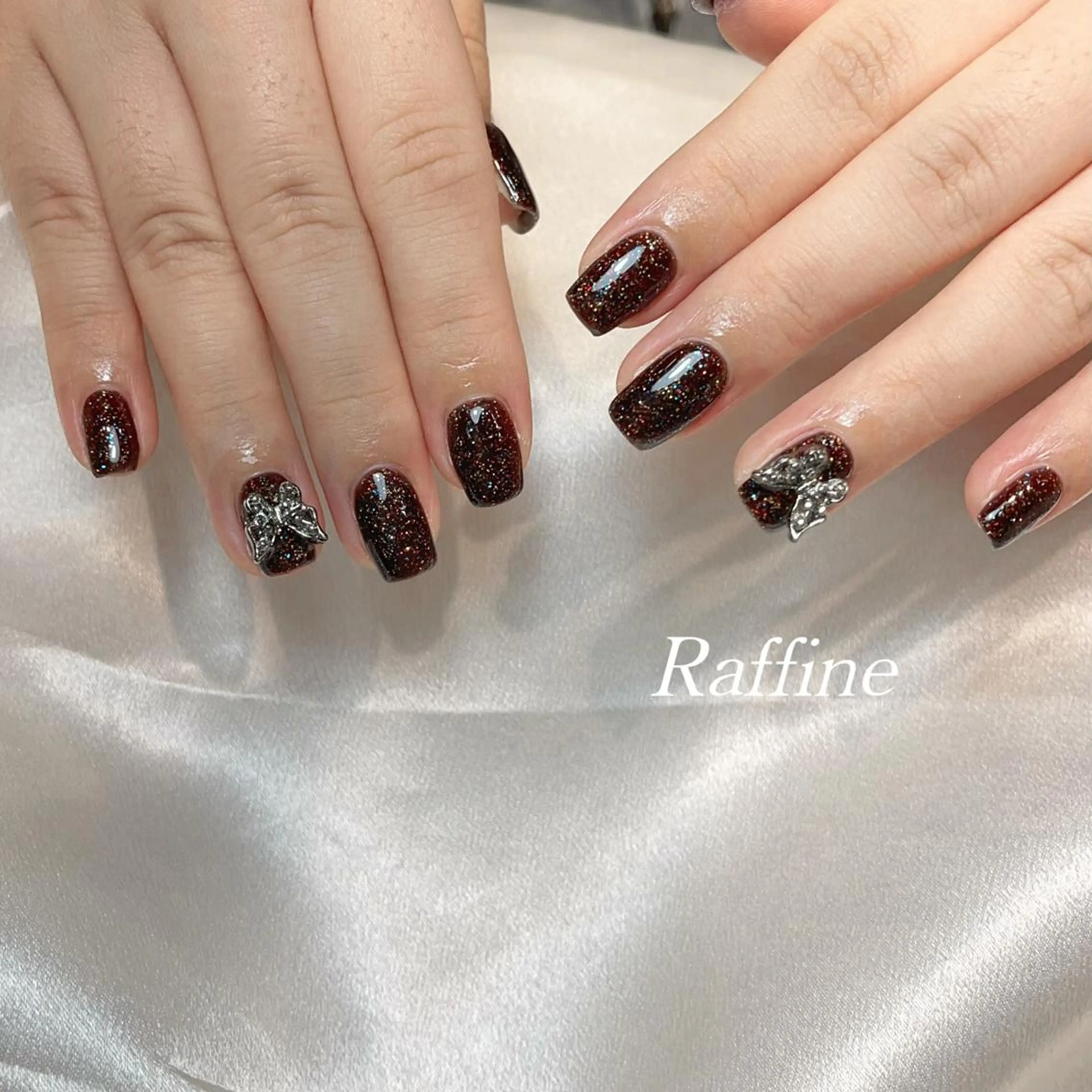 ネイル RAFFINE 月🦋🩵のネイルデザイン