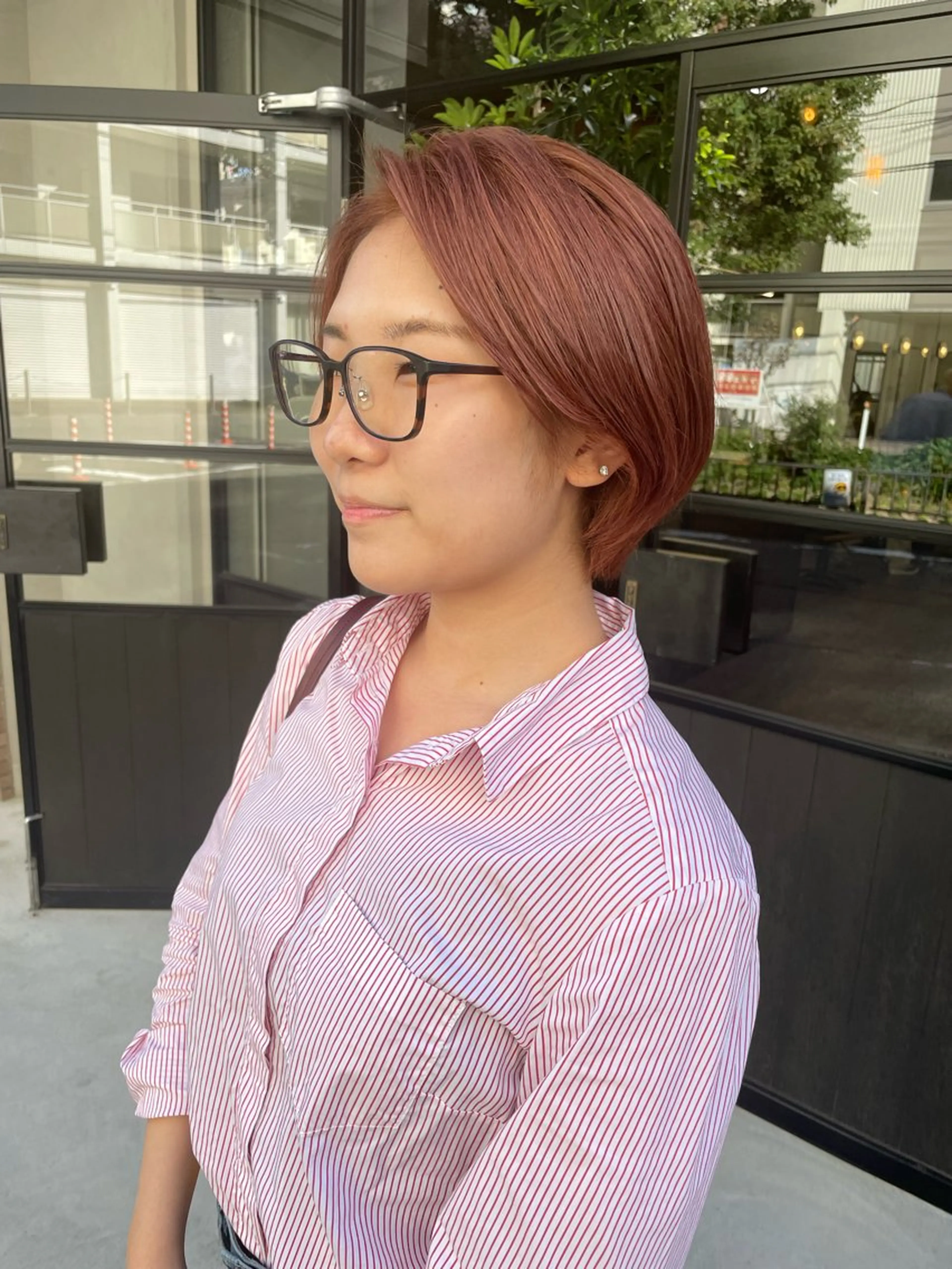 ショート カラー ベージュカラー ピンクカラー ピンクベージュ カット ヘアカラー トリートメント すみとも るなのヘアスタイル