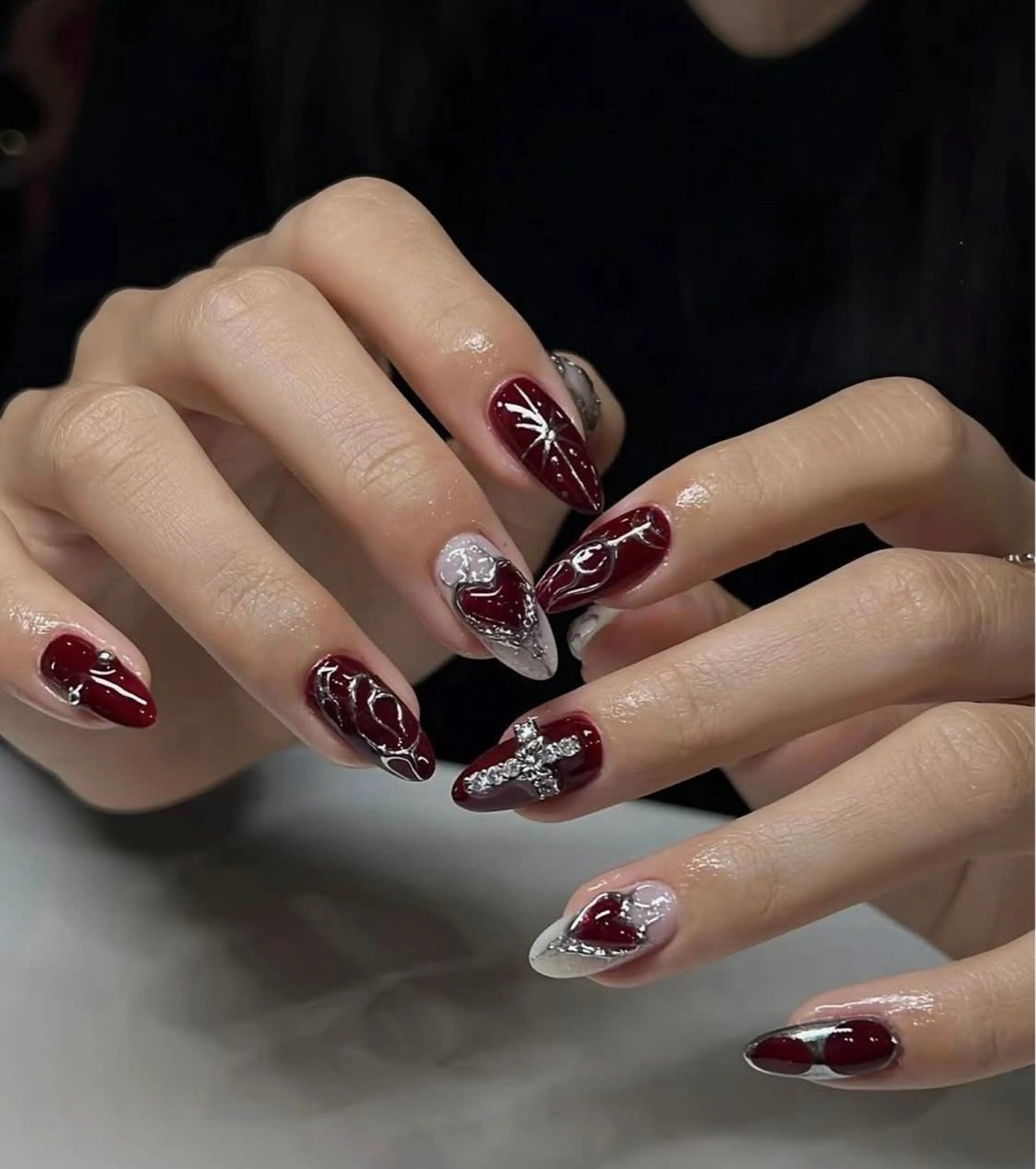 ネイル MQueen ネイルサロンのネイルデザイン