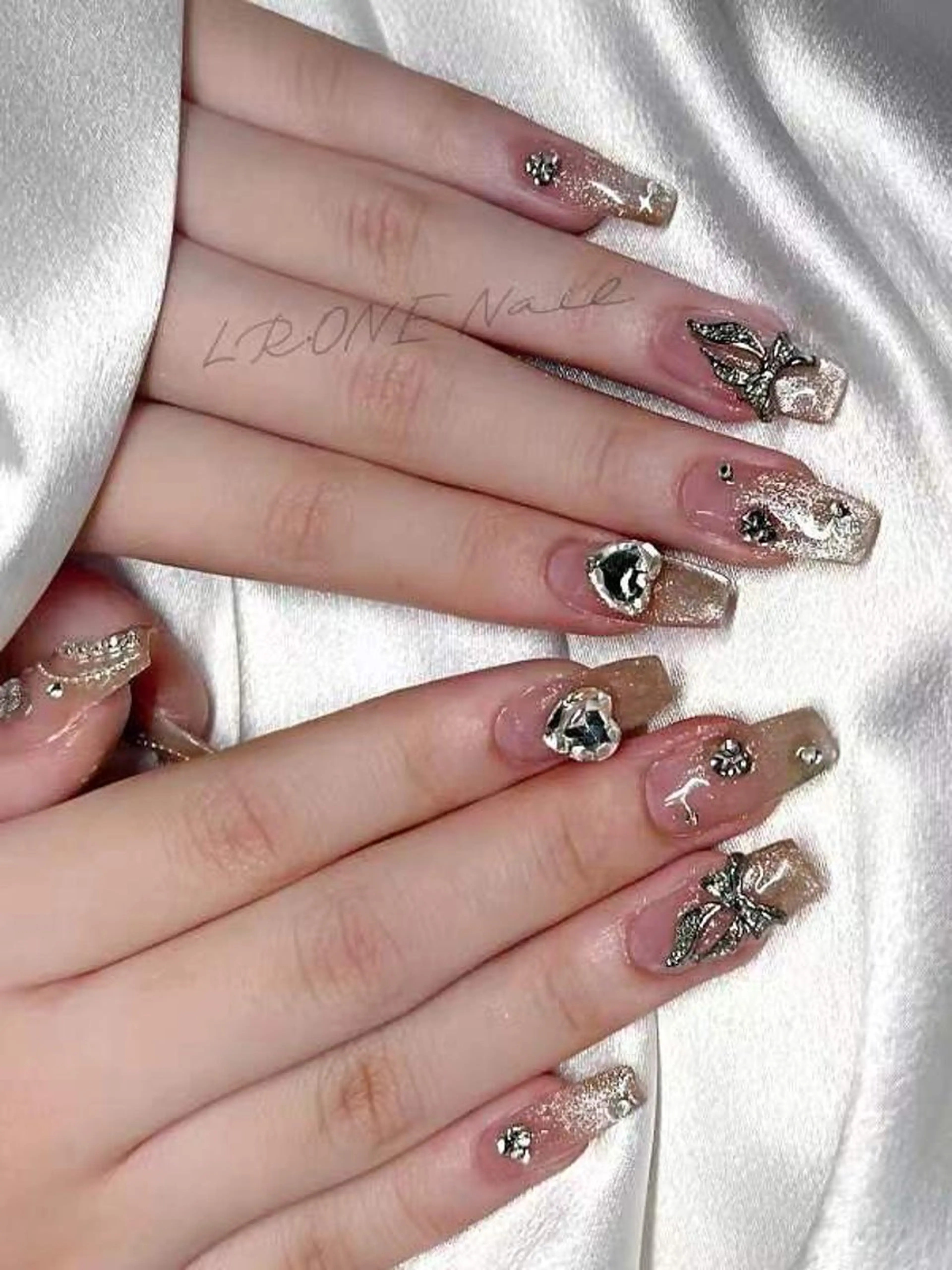 ネイル LR.ONE ヨウのネイルデザイン