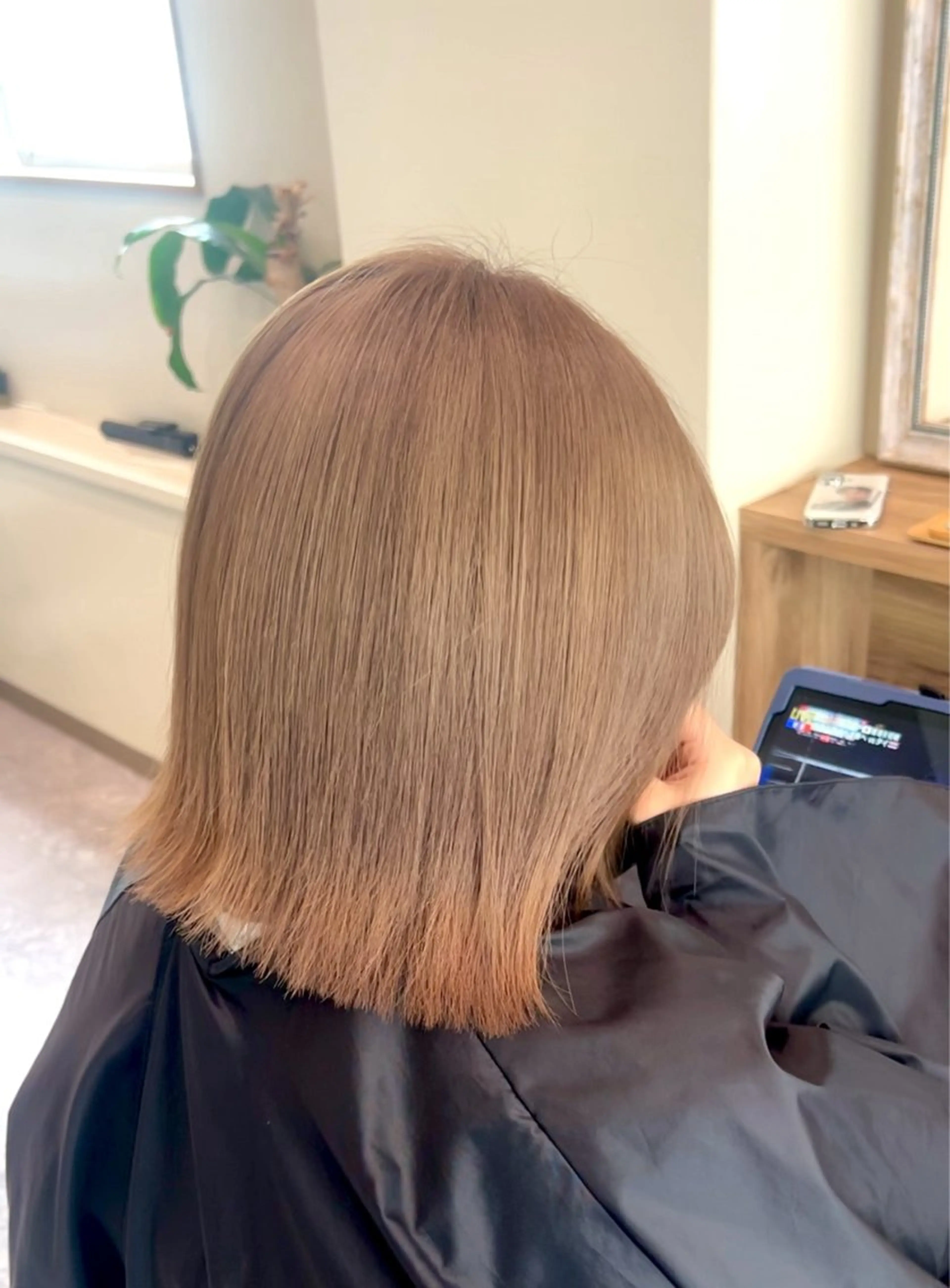 ミディアム ブリーチ/ストレート ダブルカラーtetoのヘアスタイル