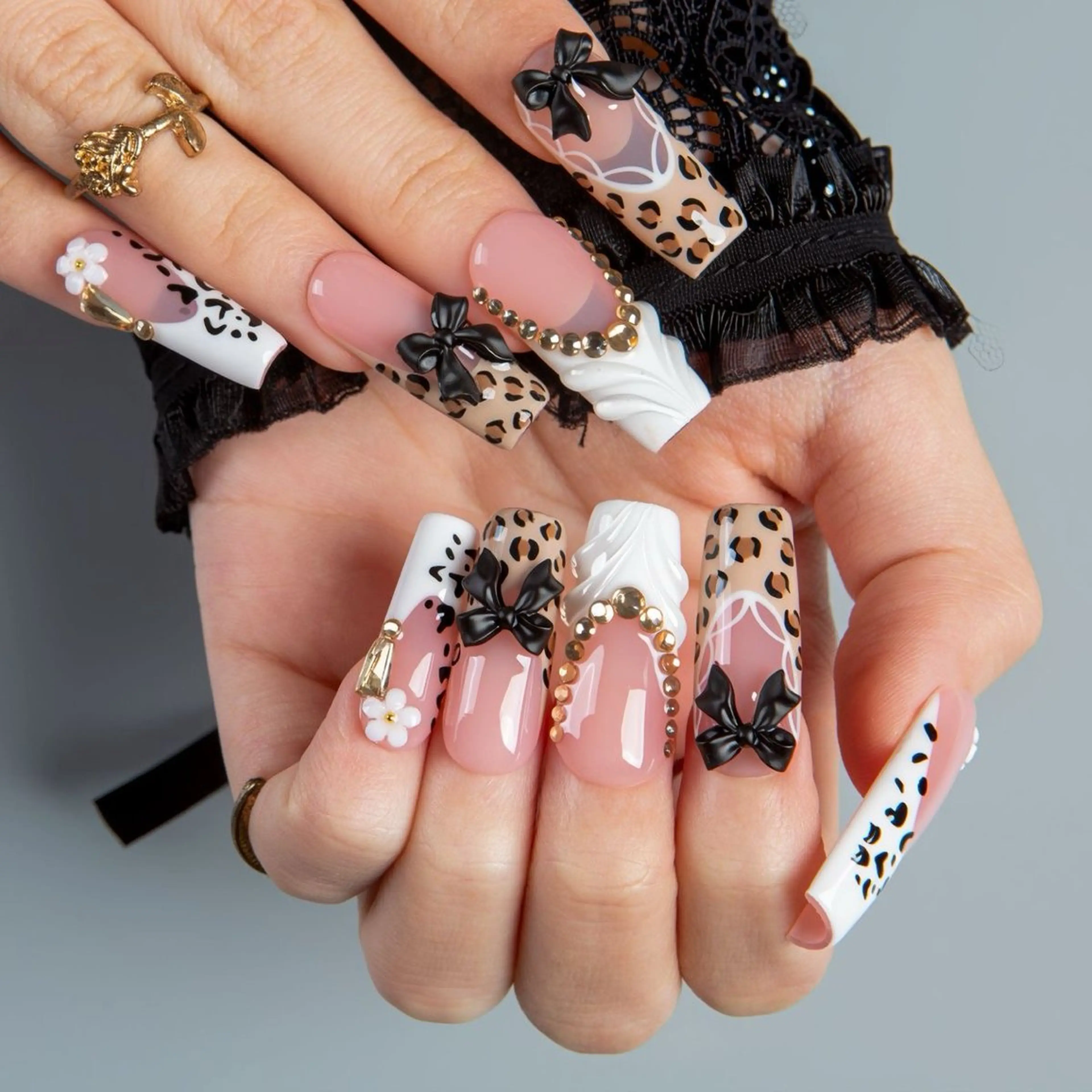 ネイル アートネイル 長さ出し ジェルネイル マグネットネイル ニュアンスネイル ハンドネイル Cloudy Chan Nailのネイルデザイン