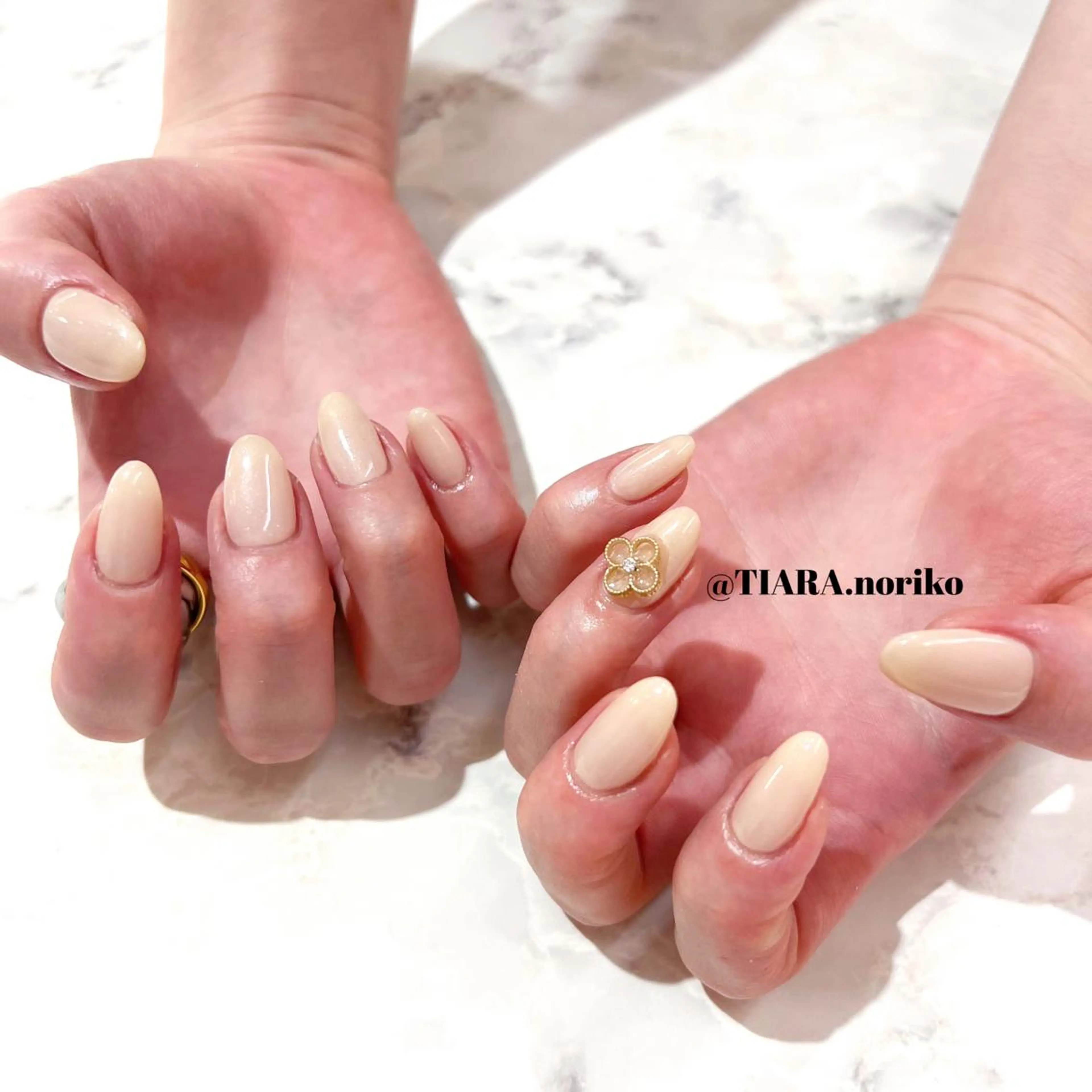 ミディアム カラー メンズ ネイル メンズ韓国風 ベージュカラー 韓国風ヘア キラキラネイル 韓国ネイル ハンドネイル TIARA所属・TIARA💅🏻 NORIKOのネイルデザイン