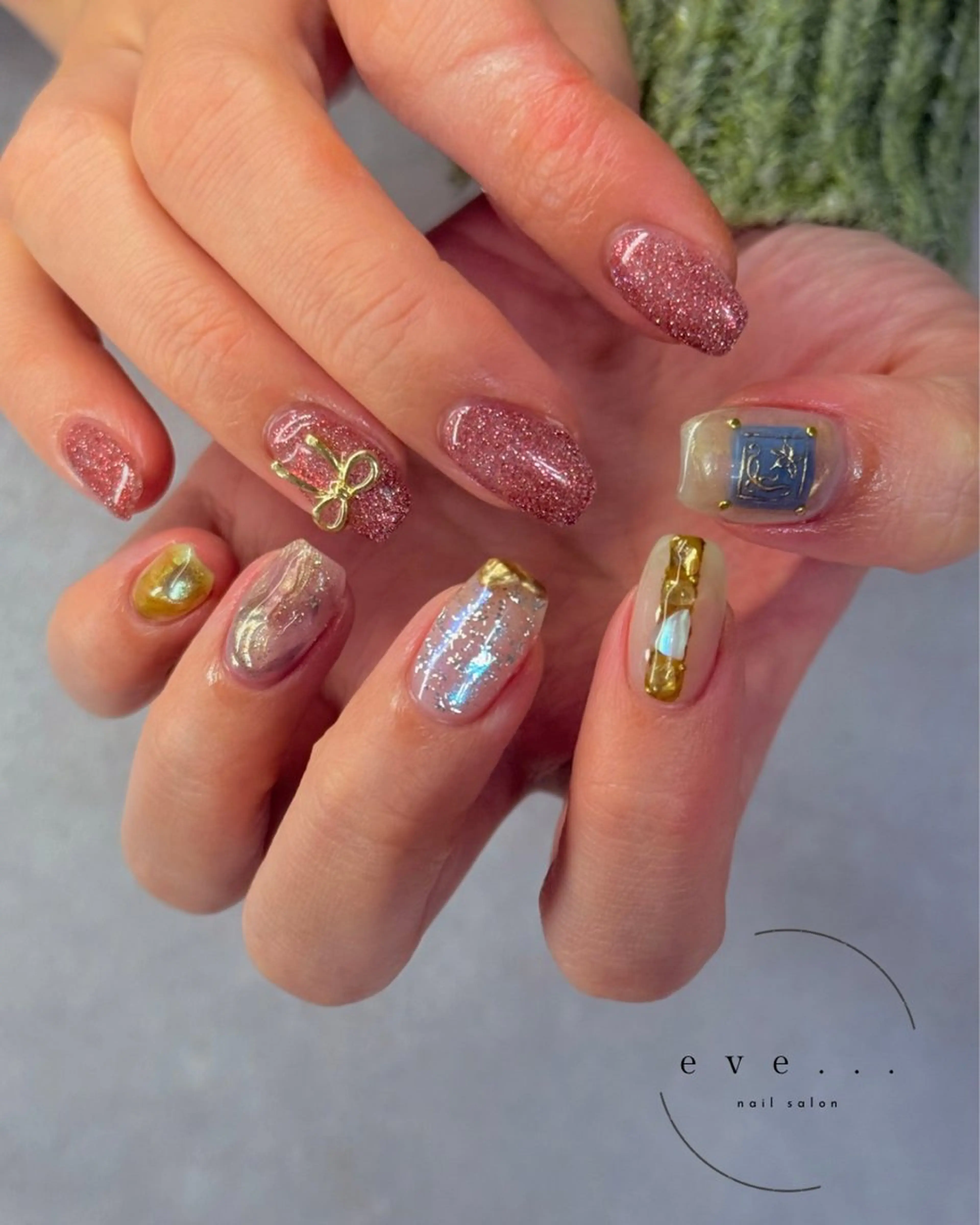 ネイル ニュアンスネイル 冬ネイル クリスマス ハンドネイル nail salon eve...のネイルデザイン