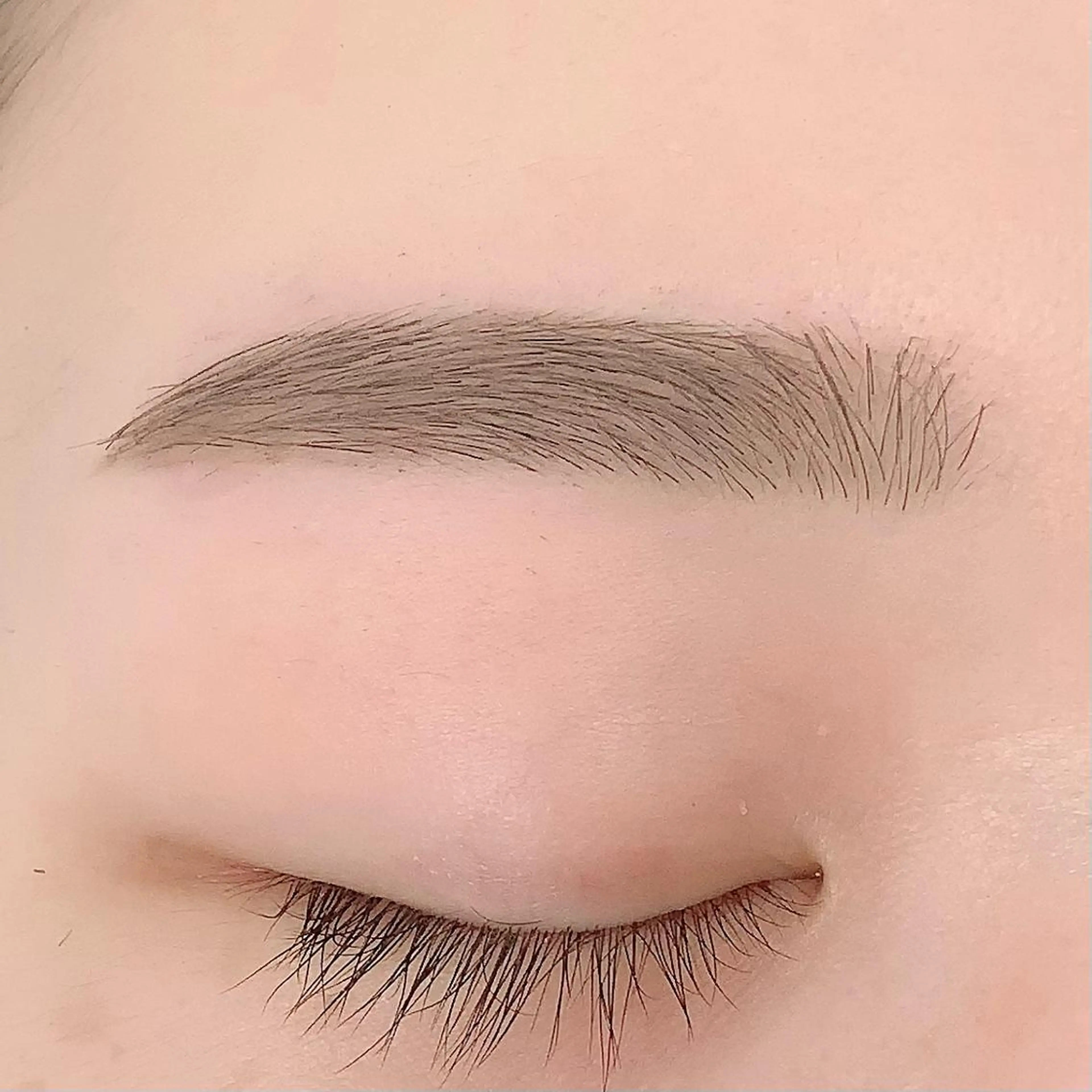 アイブロウ ハリウッドブロウリフト 眉毛ワックス脱毛 BellFlower Aki(眉・まつげ)のマツエク・マツパデザイン