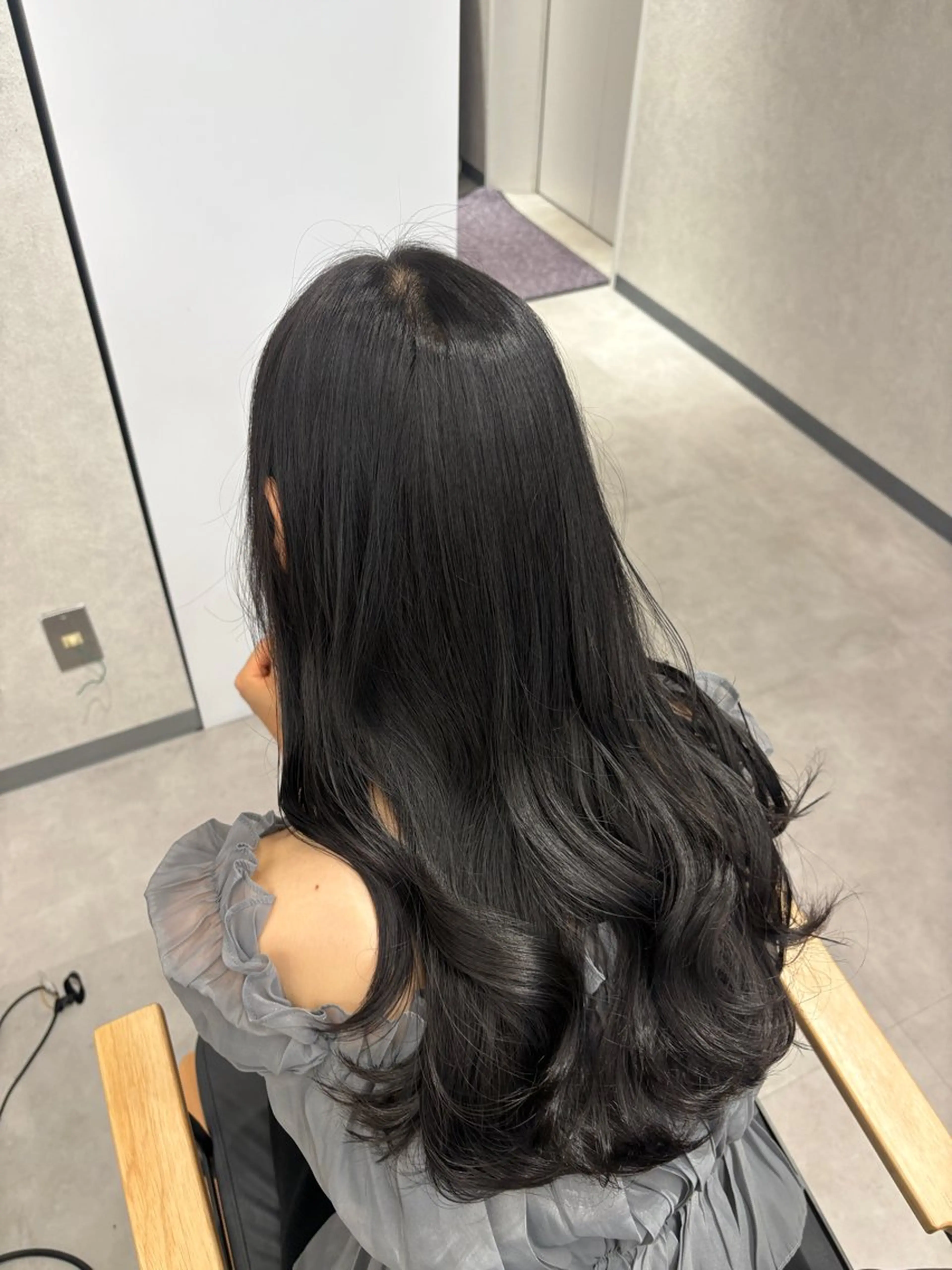 セミロング VIEW YOKOHAMA所属・透明感カラー ／kana‎🤍のヘアスタイル