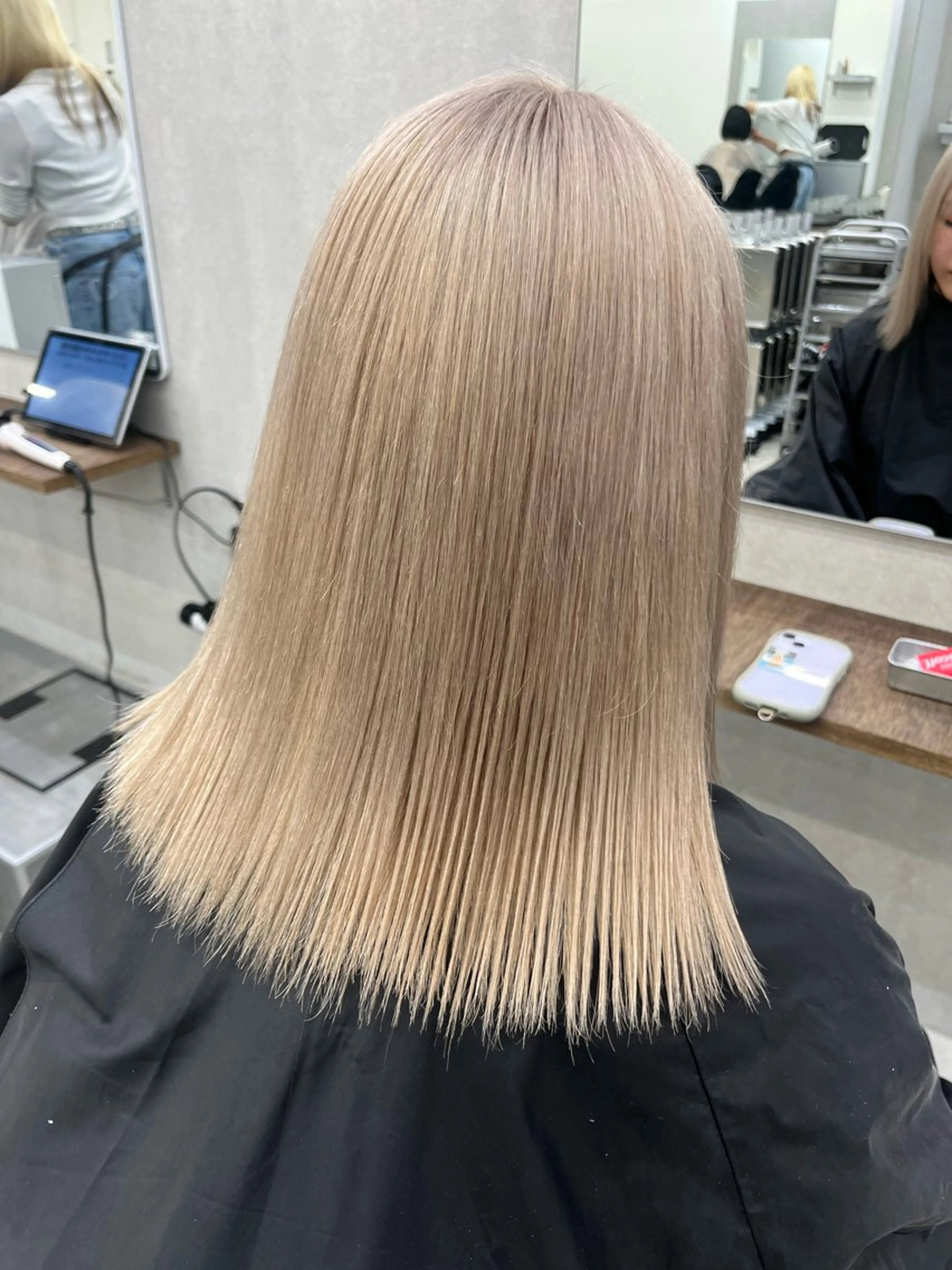 セミロング ヘアカラー 🌈ハイトーンカラー ⋆˚ʚɞにいな🌈のヘアスタイル