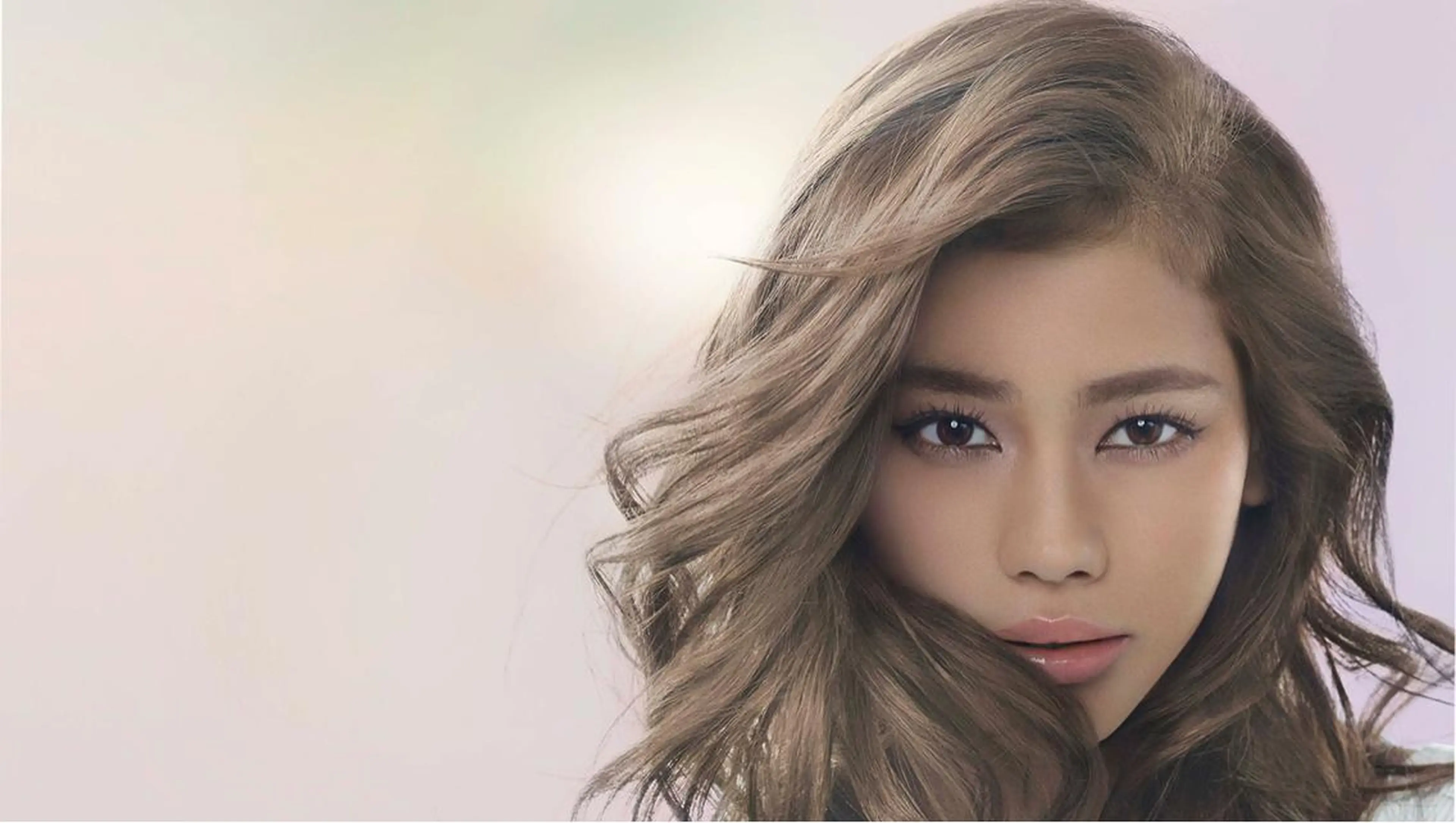 ロング 石田 啓祐のヘアスタイル