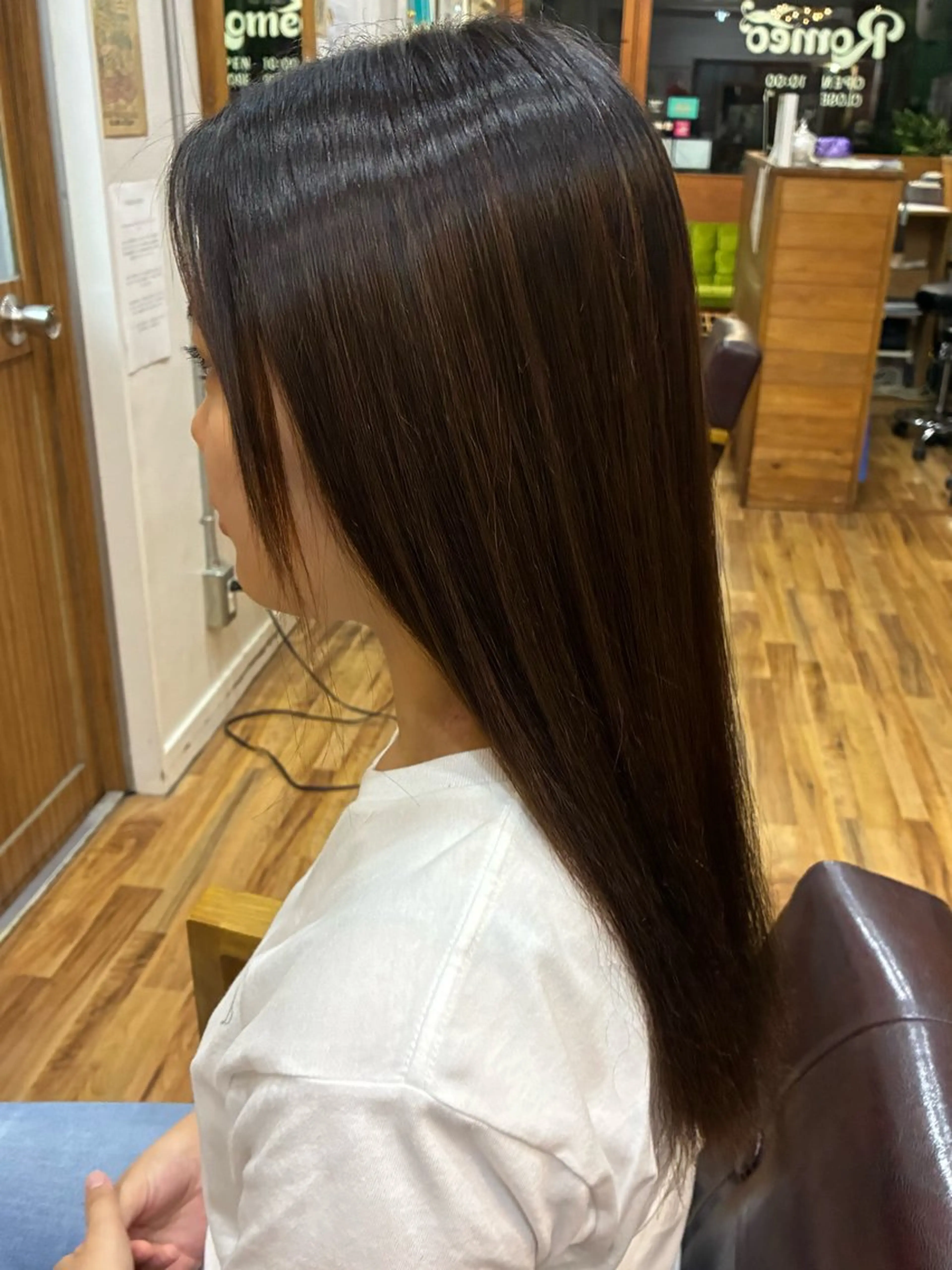 セミロング 縮毛矯正 コイエ カレンのヘアスタイル