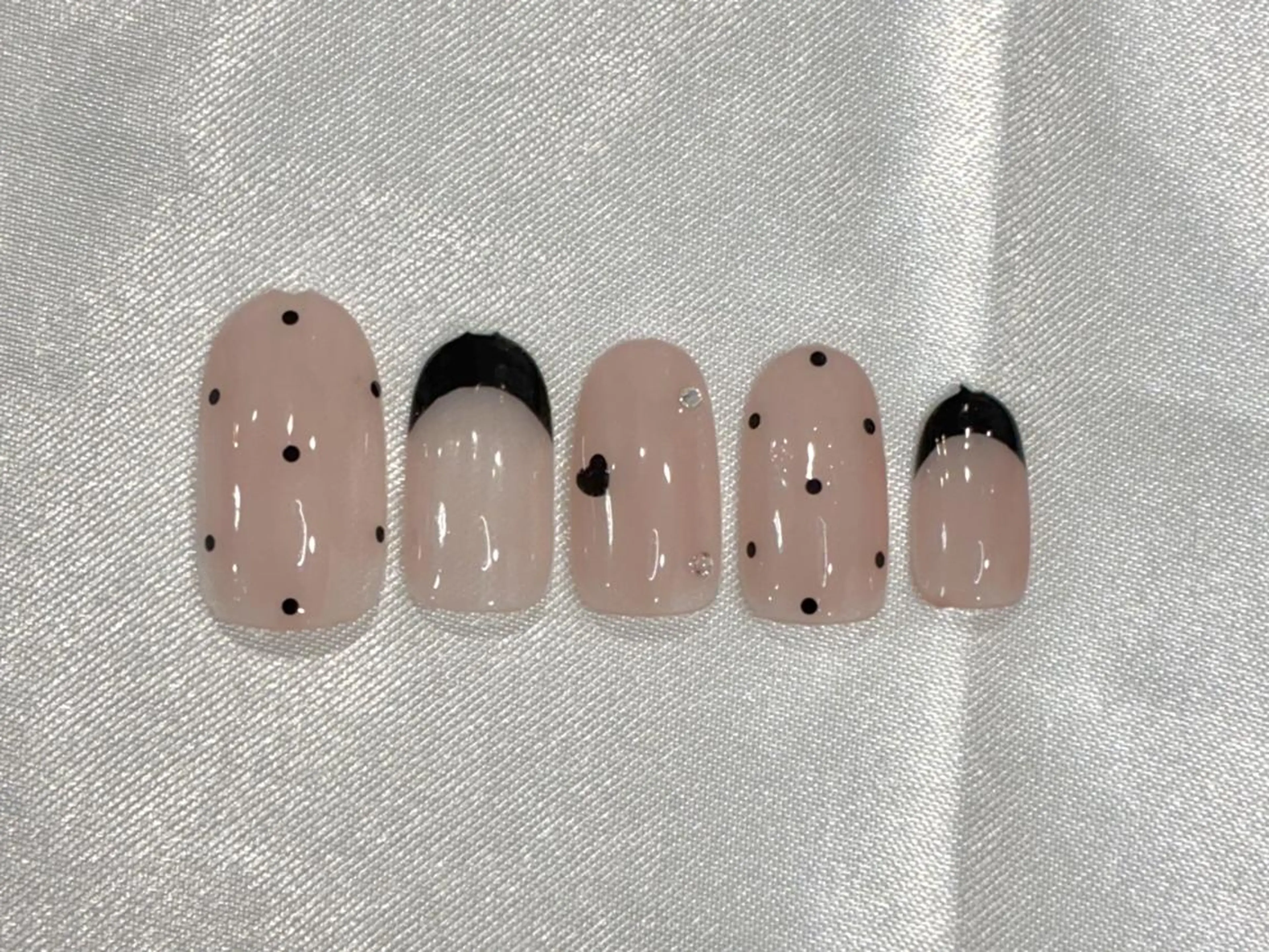 ネイル ハンドネイル １アイ&ネイルサロン リスブラン銀座新富町のネイルデザイン