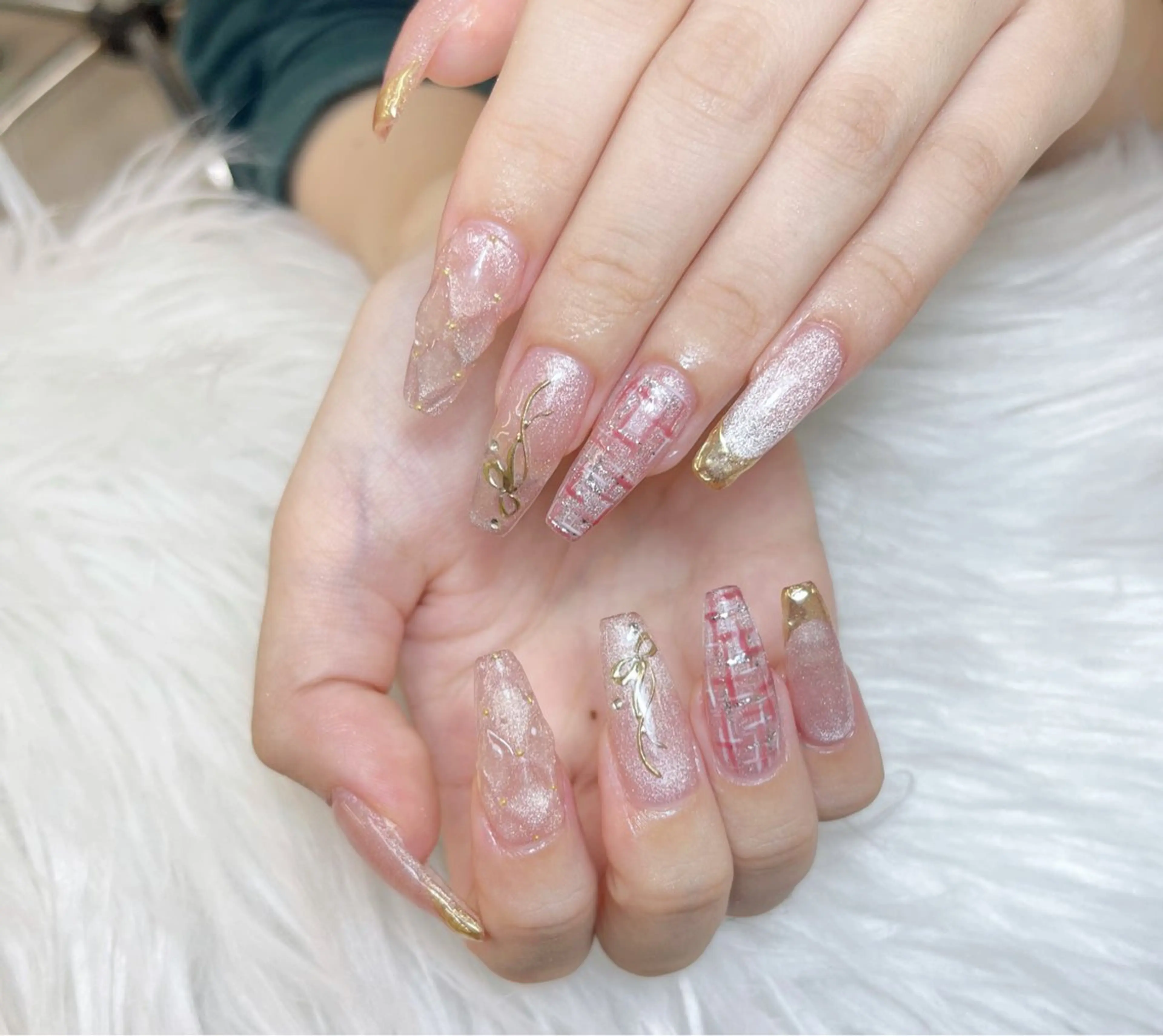 ネイル 成人式 ロングネイル マグネットネイル 大理石ネイル(マーブル) リボン ハンドネイル Amee Nail Salonのネイルデザイン