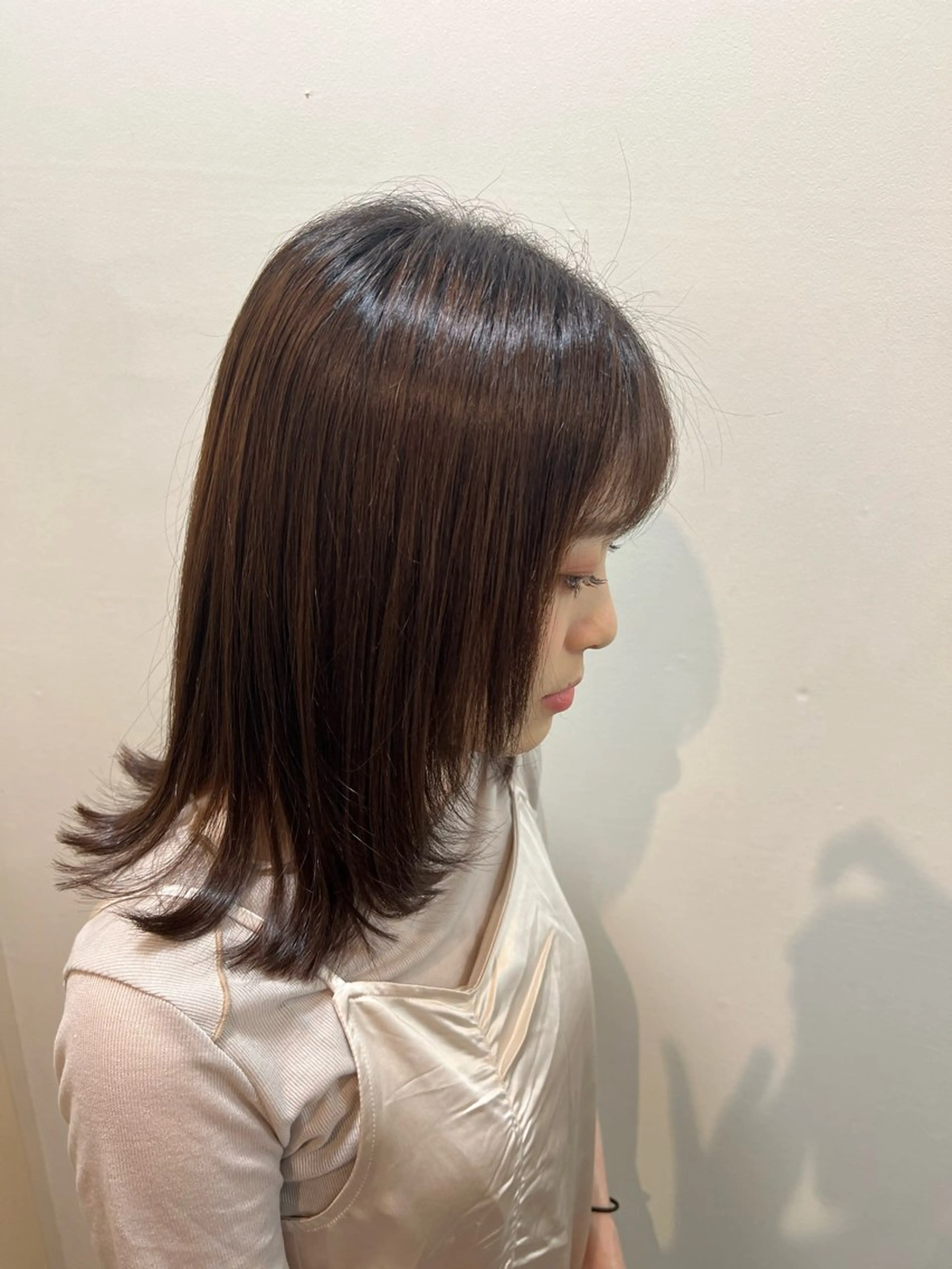 セミロング 顔周りカット レイヤーカット アベ ナツミのヘアスタイル