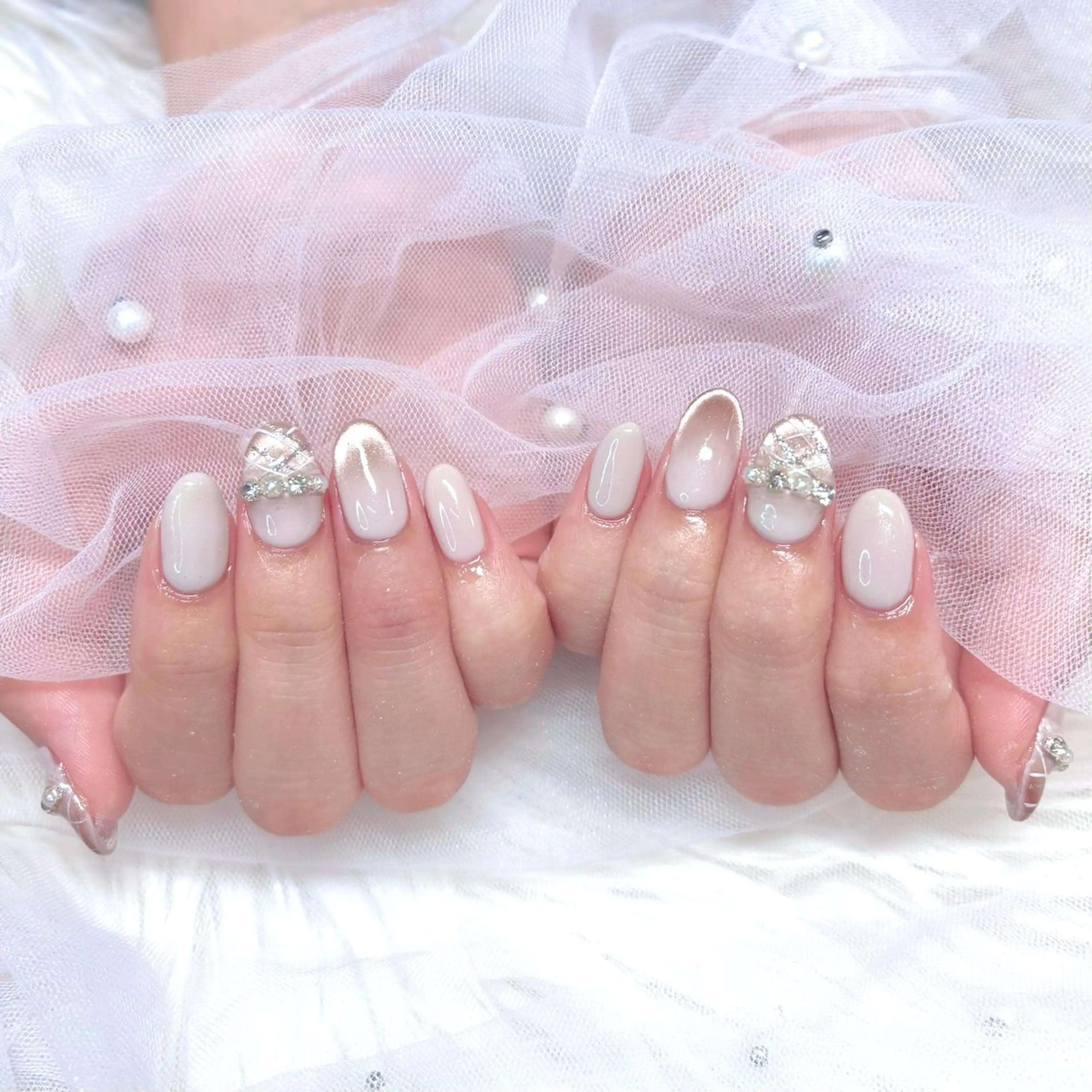 ネイル ジェルネイル キラキラネイル パラジェル ワンホンネイル ハンドネイル Noix nailのネイルデザイン