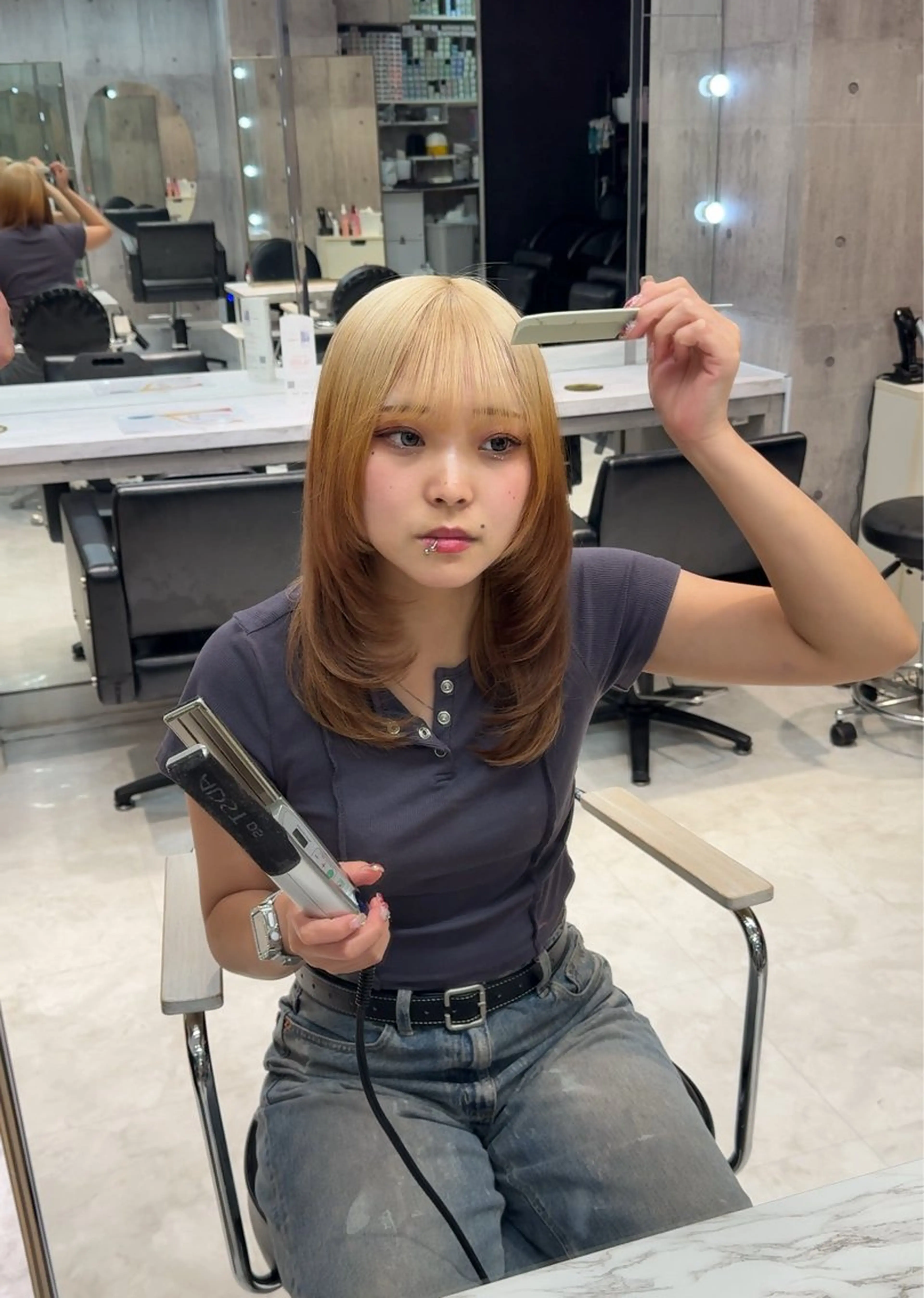 ミディアム カラー ヘアアレンジ ベージュカラー ブリーチ ブロンド ミルクティーベージュ ピンクカラー カット トリートメント 複雑履歴修正/ ハイトーン職人/拓真のヘアスタイル