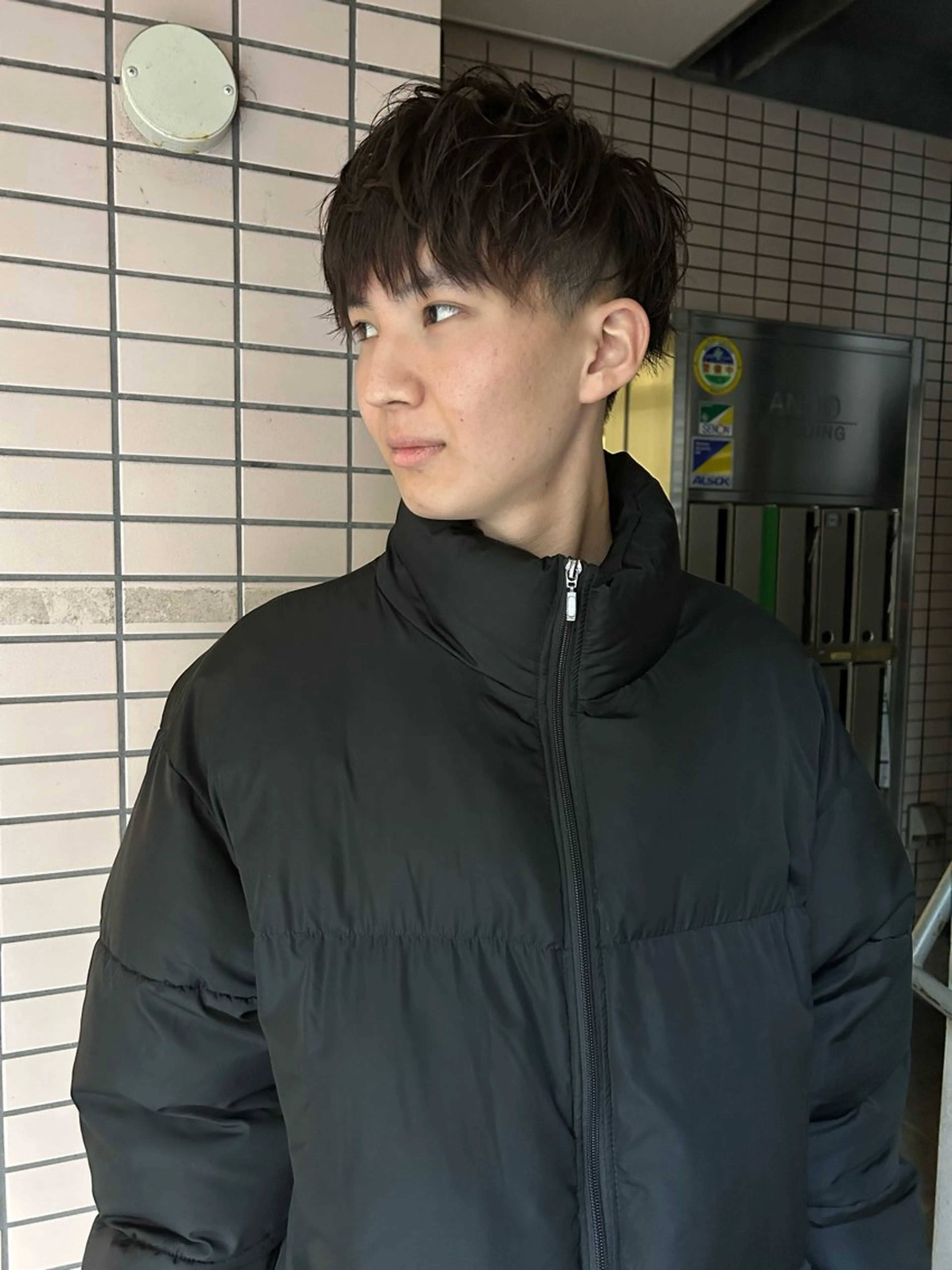 ショート メンズ メンズブリーチ メンズハイライト メンズインナーカラー メンズパーマ プードルパーマ charme所属・💈メンズ特化美容師 ✂︎伊藤大輝💈のヘアスタイル