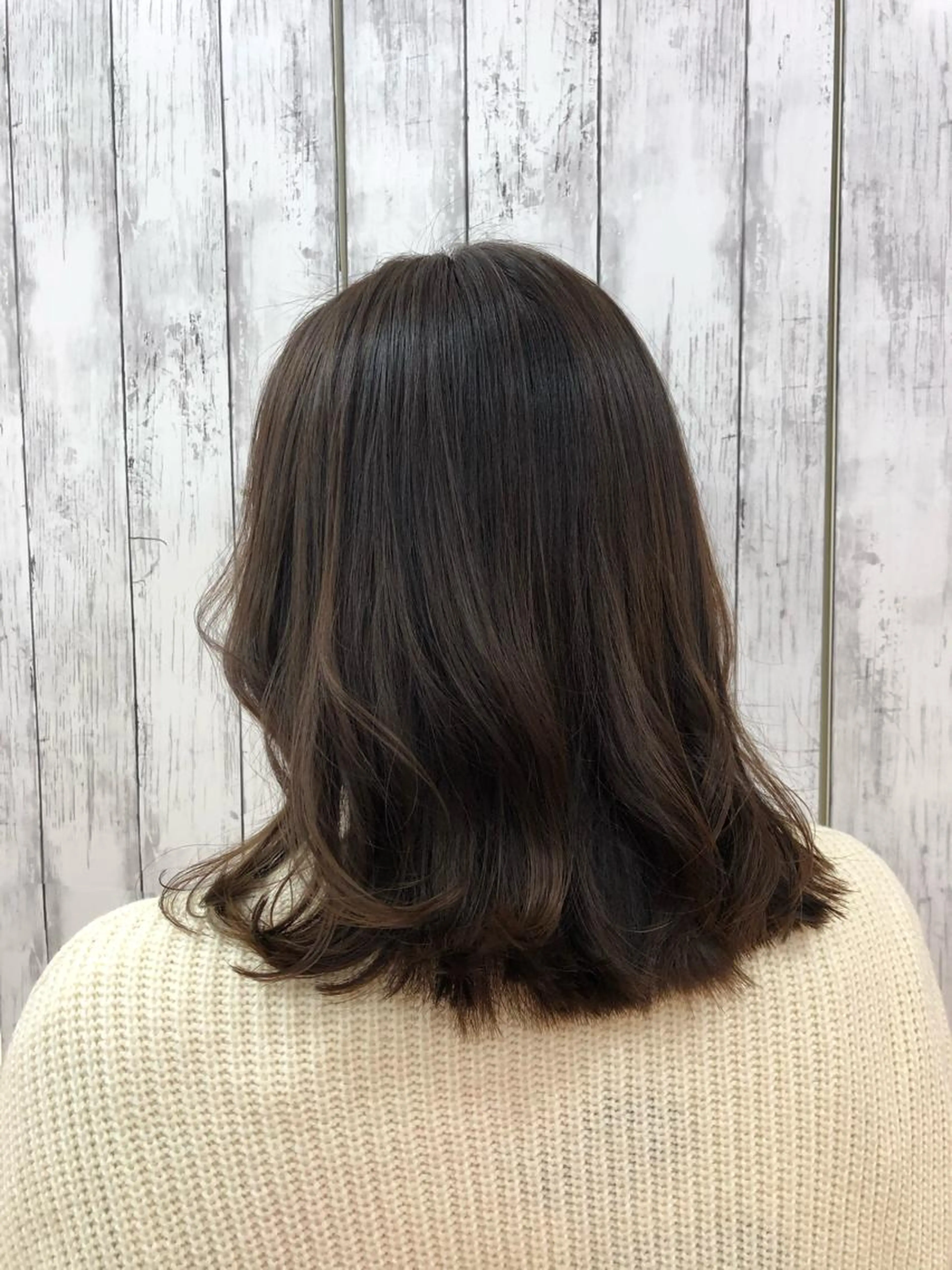 【平日限定】韓国風顔まわりカット+うる艶カラーの写真