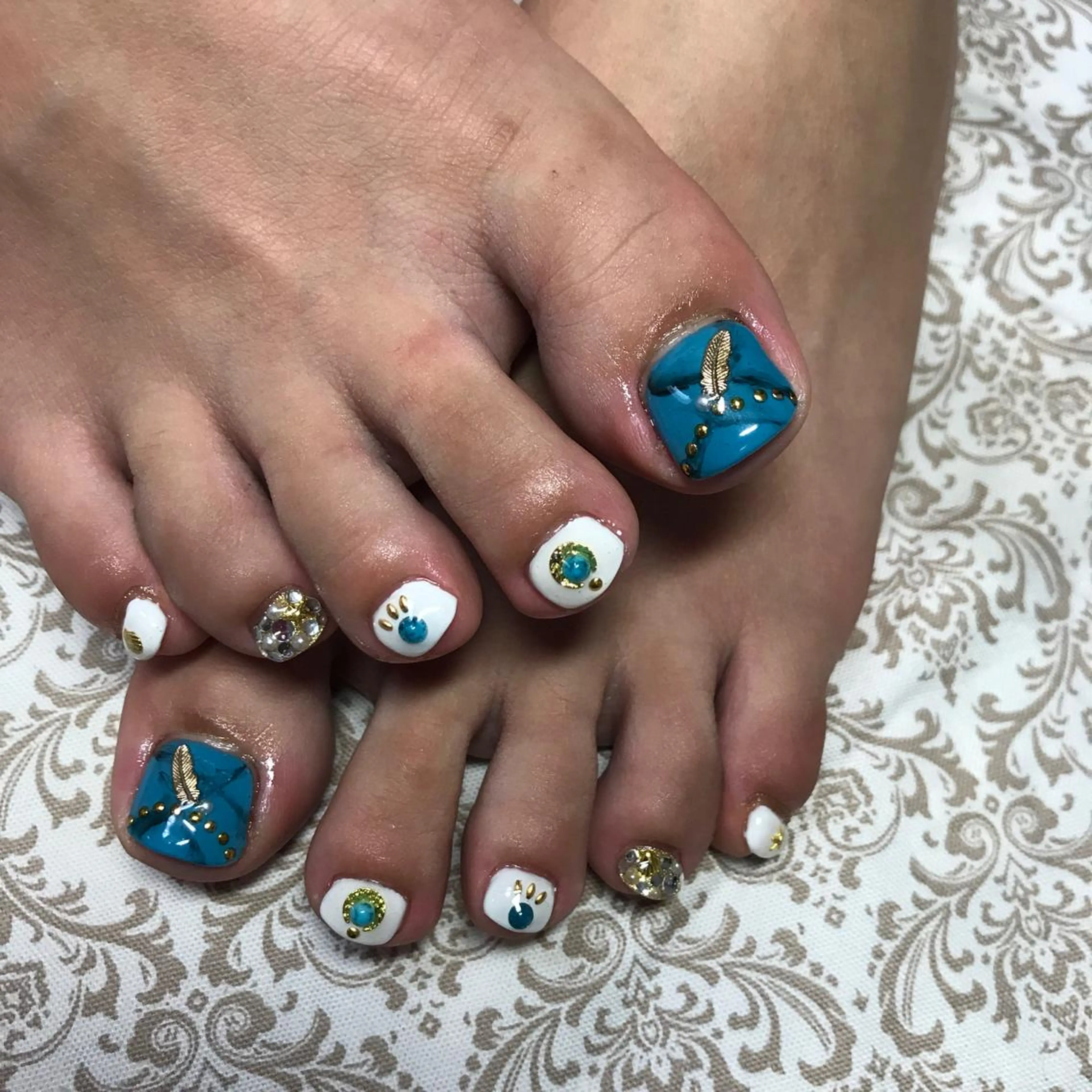 ネイル フットネイル キラキラネイル COCO+所属・COCO +のエステ・リラクイメージ