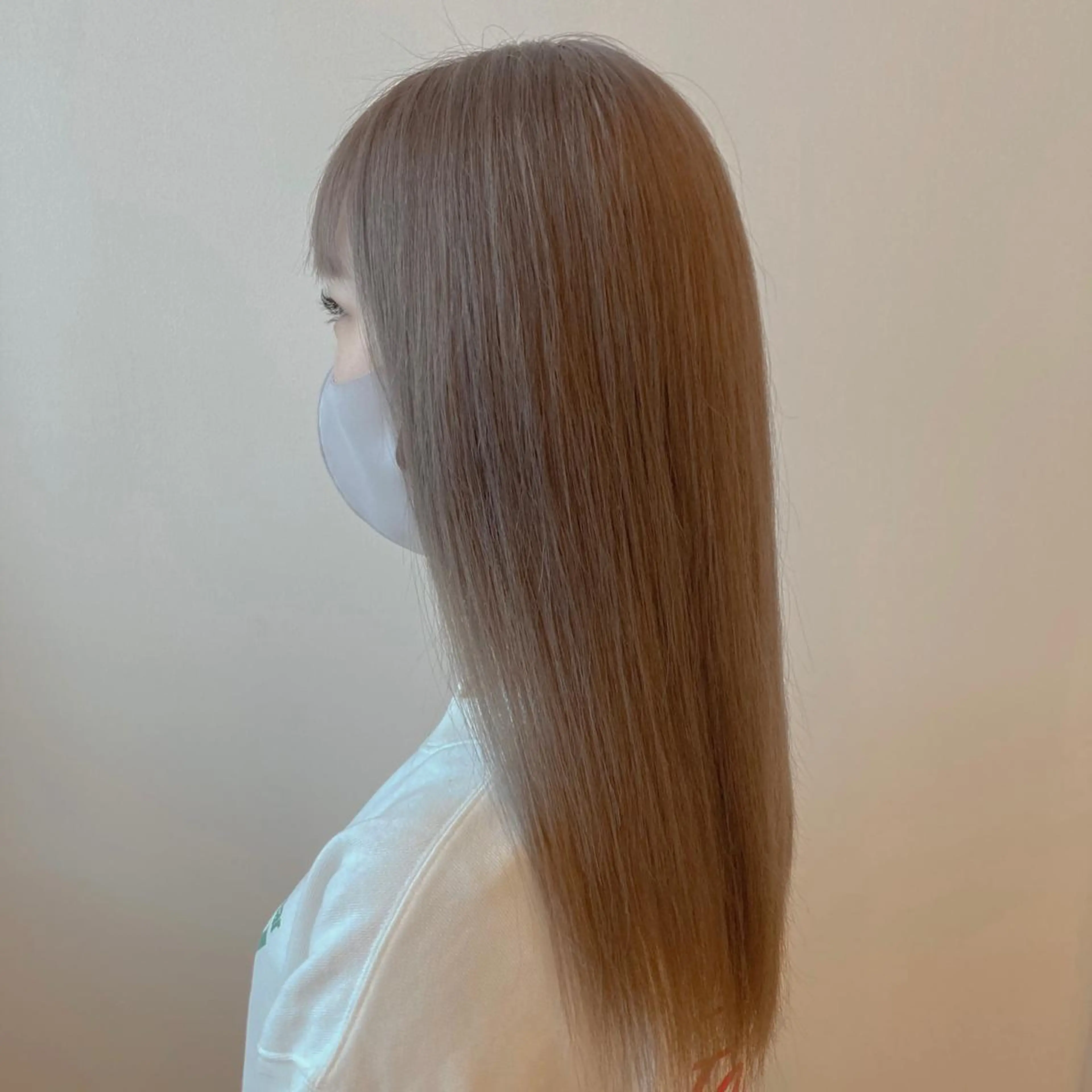 ロング カラー グレージュ カット ヘアカラー 尾籠 美幸 （オゴモリ ミユキ）のヘアスタイル