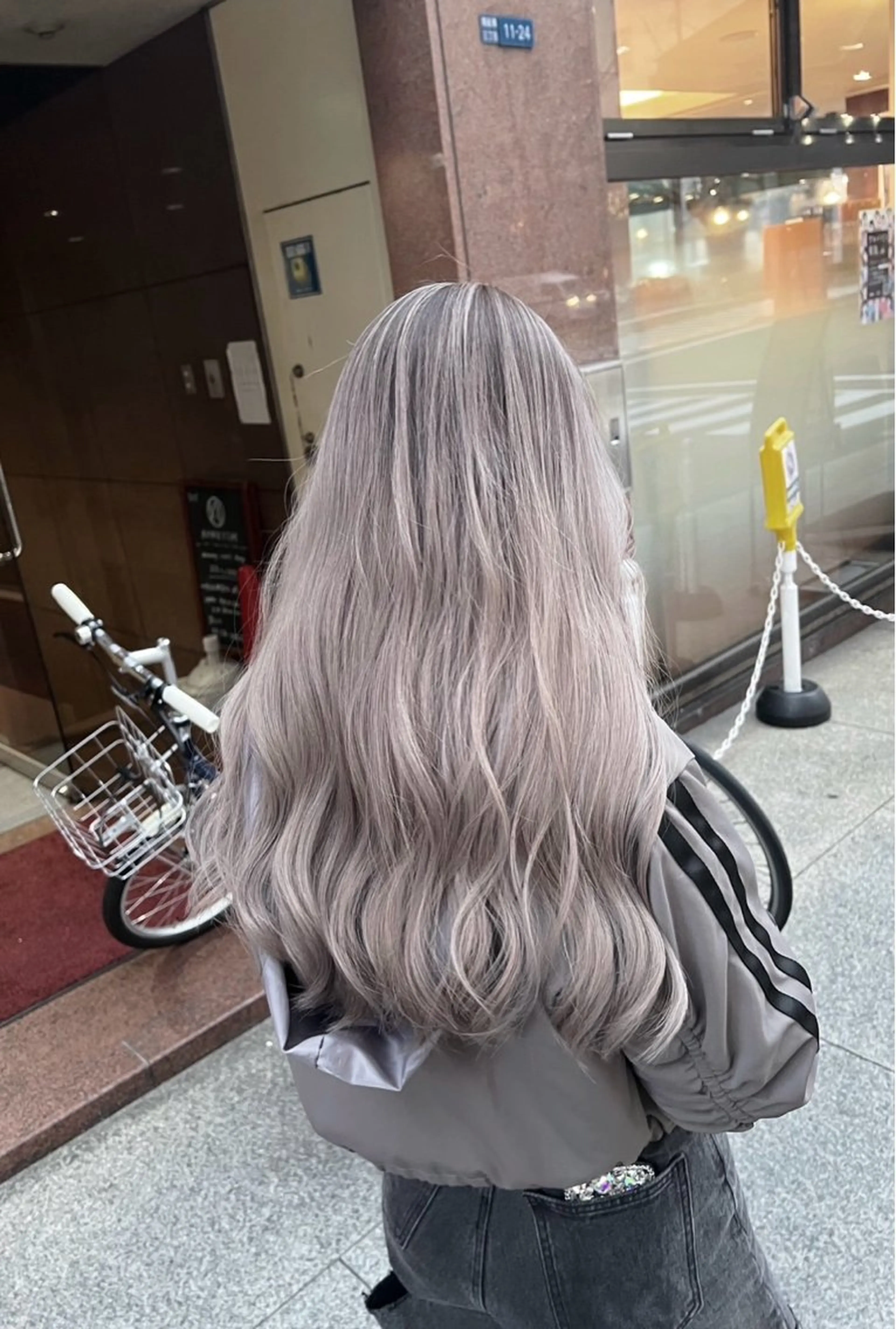 ロング カラー バレイヤージュ グレージュ レイヤーカット ヘアカラー トリートメント ROBIN所属・指名数No.1 /NAOYAのヘアスタイル