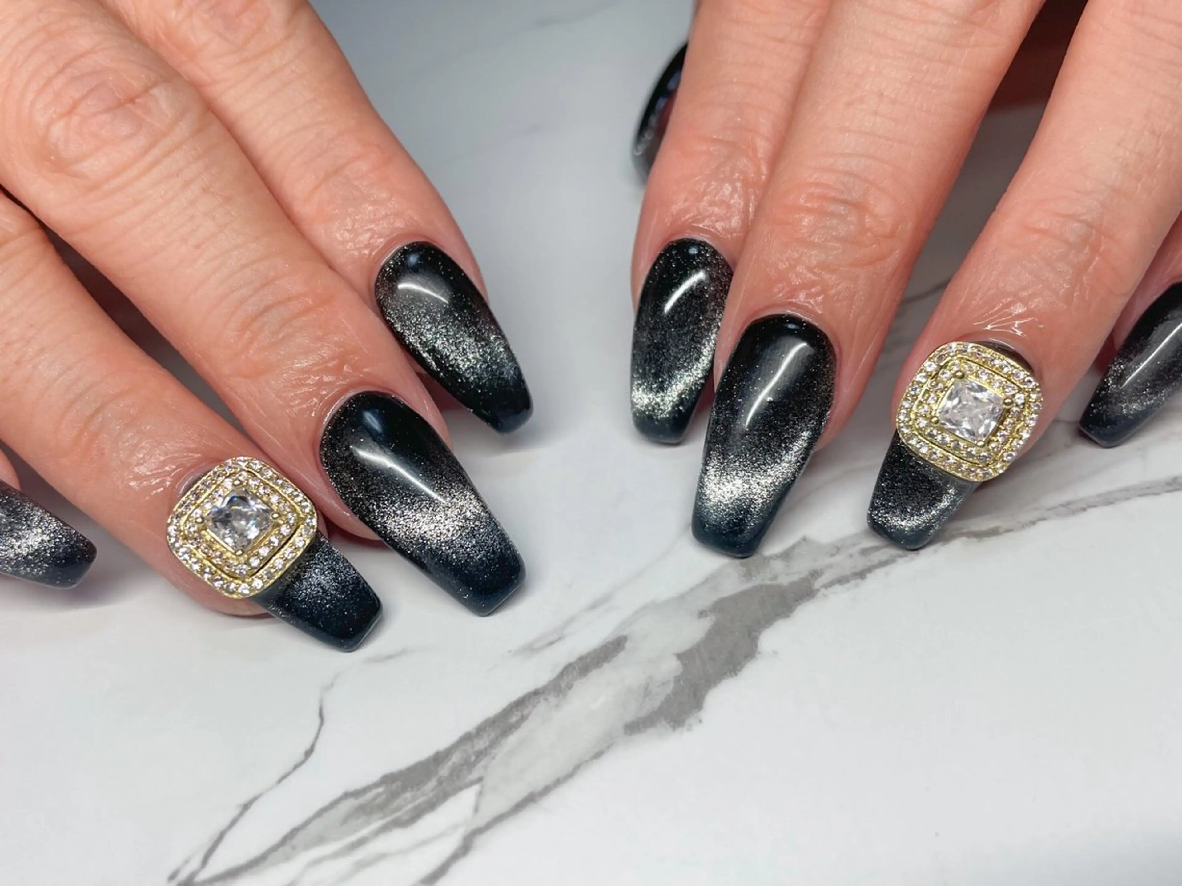 ネイル アートネイル フットネイル ジェルネイル キラキラネイル ロングネイル Nail salon Amicalのネイルデザイン