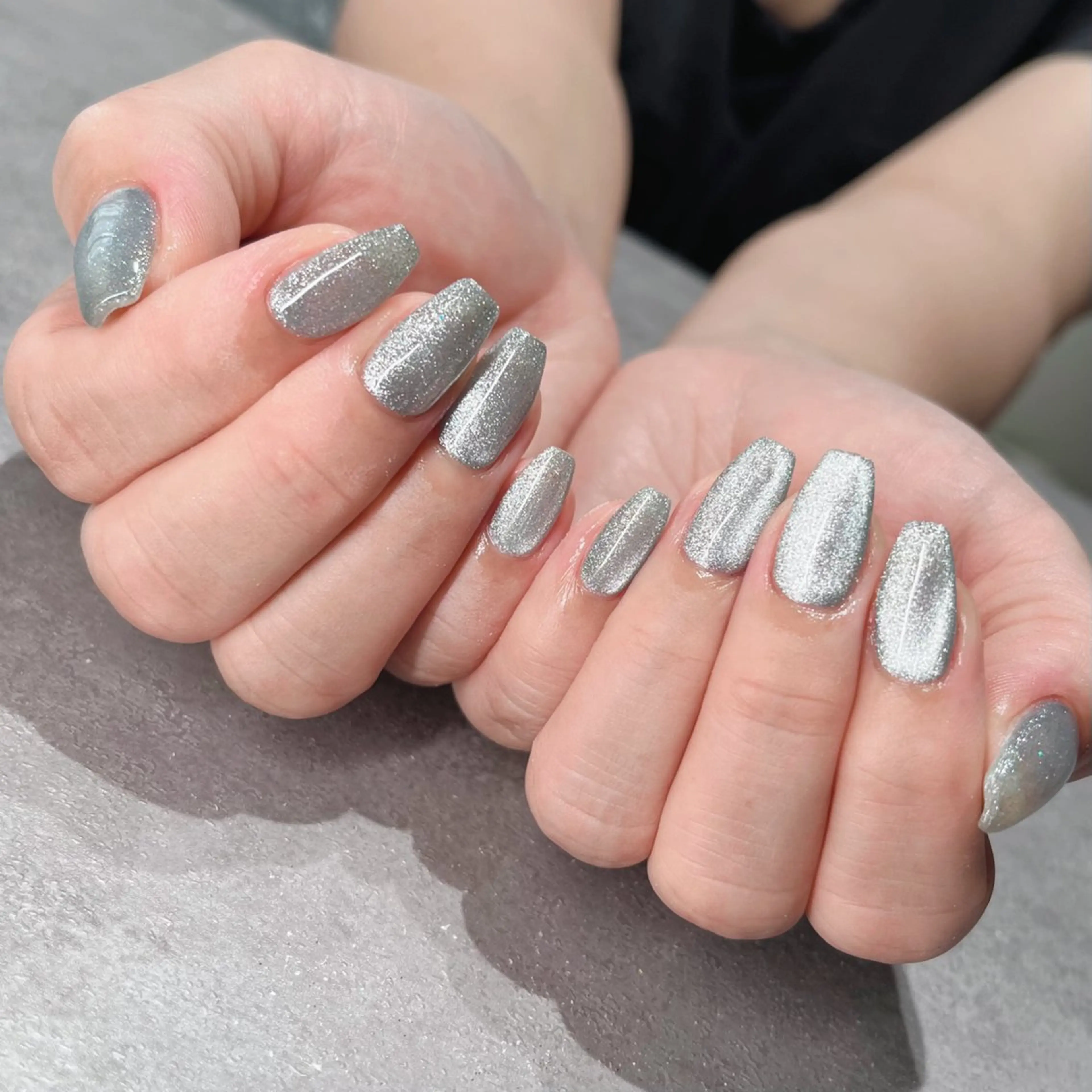 ネイル フットネイル フレンチネイル ジェルネイル ラメ(グリッター) ラメグラデーション ハンドネイル NEO Beauty Salon所属・𝐍𝐄𝐎 𝐉𝐔𝐑𝐈のネイルデザイン