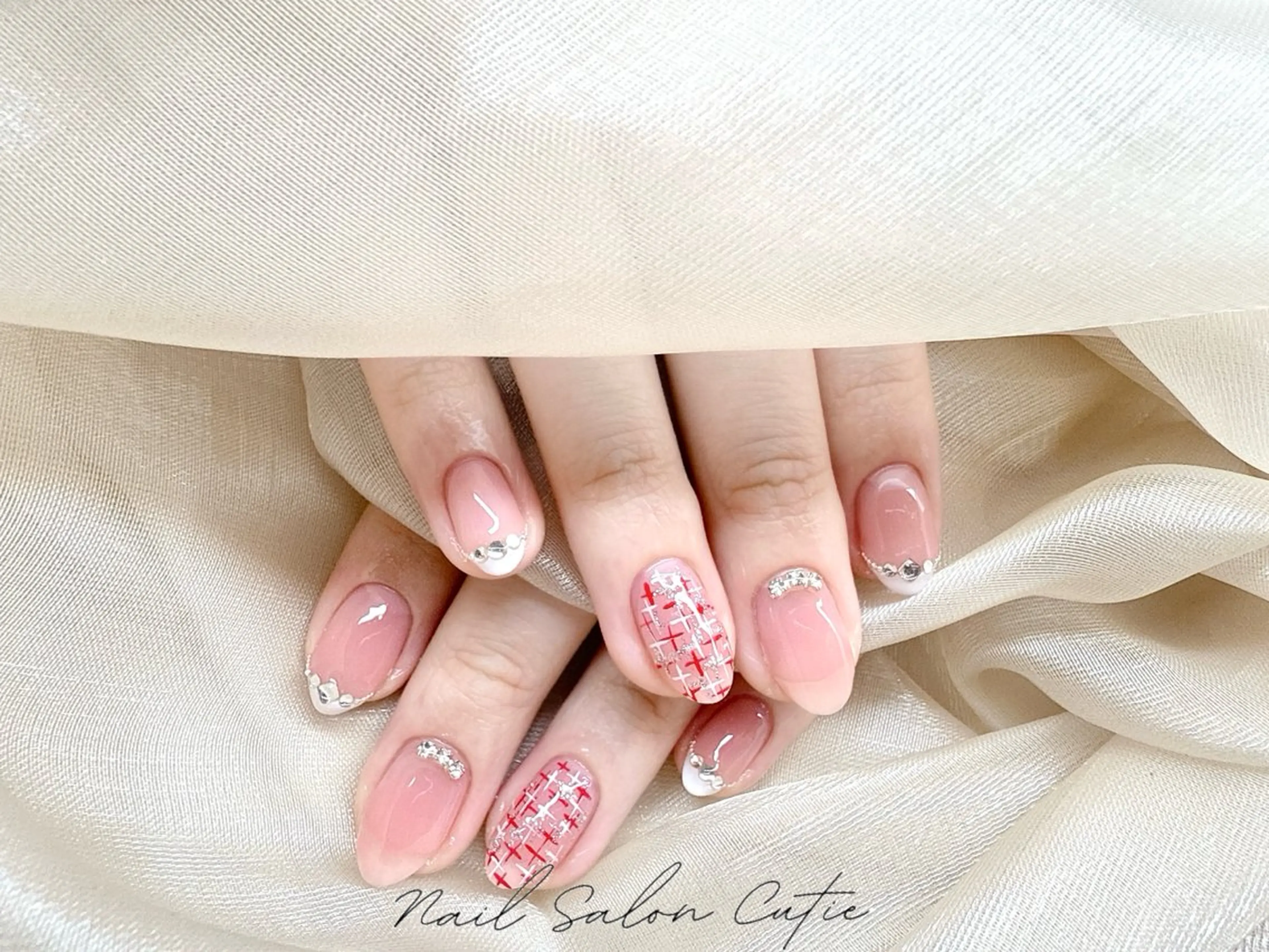 ネイル フットネイル ジェルネイル ハート 韓国ネイル マグネットネイル ハンドネイル ハンドケア 池袋東口cutie 爪形成ワンホンネイルのネイルデザイン