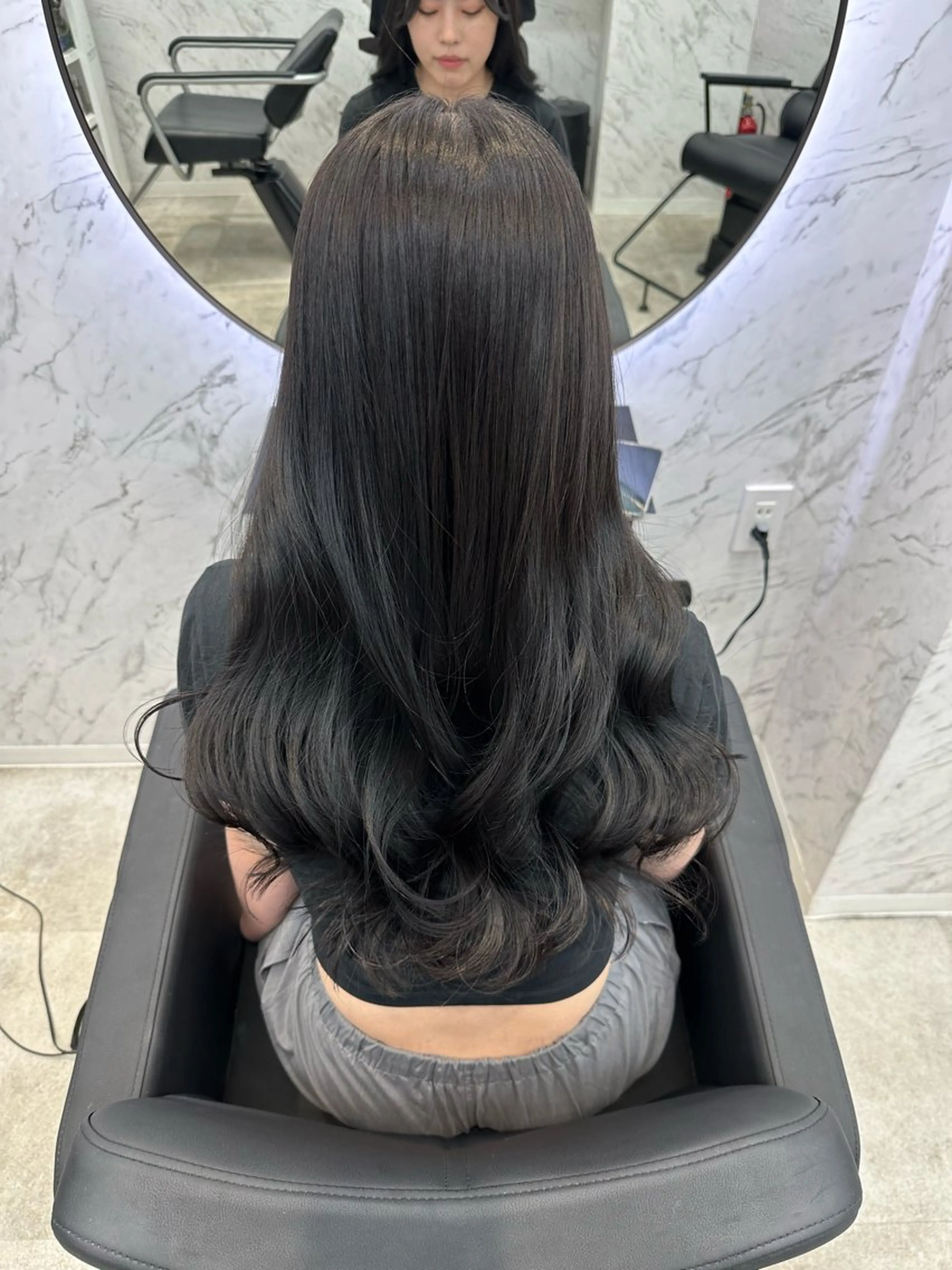 ロング カラー 黒髪 ヘアカラー hair salon dot. mooda 韓国風サロン 町田店所属・韓国風ヘア🎀🩶 /♡𝓝𝓸𝓪♡のヘアスタイル