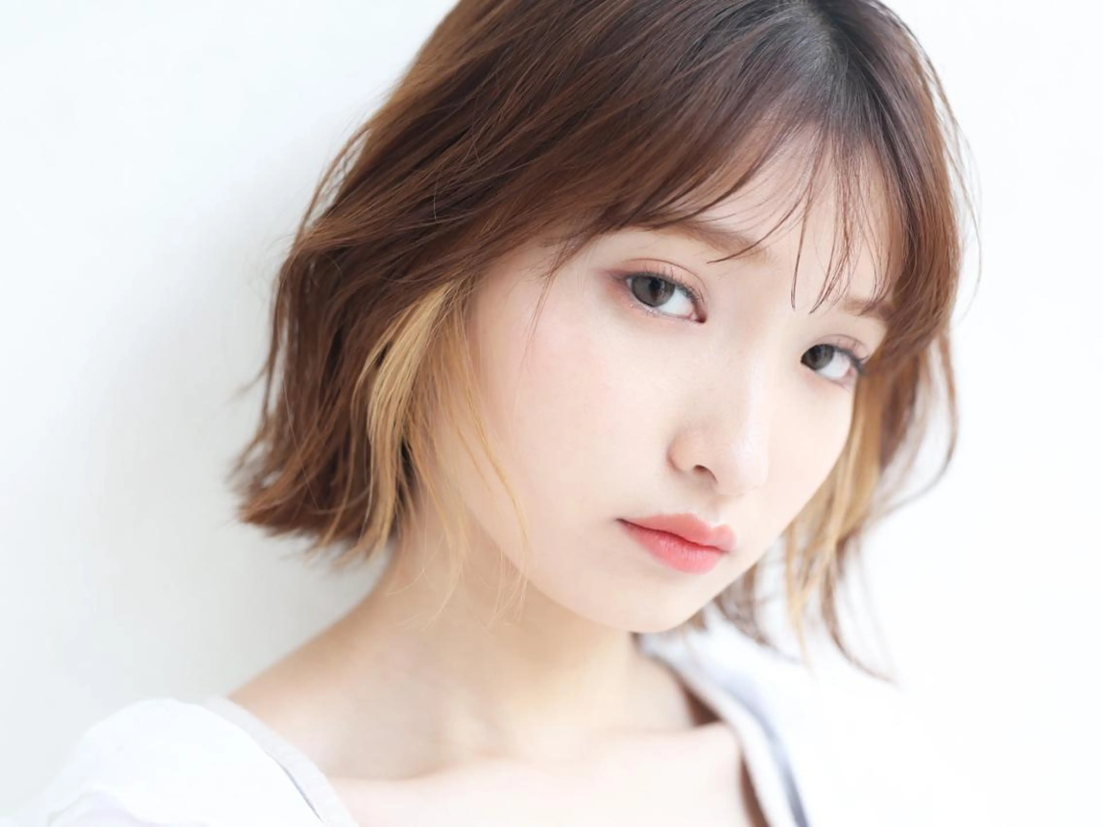 ミディアム 峠原 菜緒のヘアスタイル
