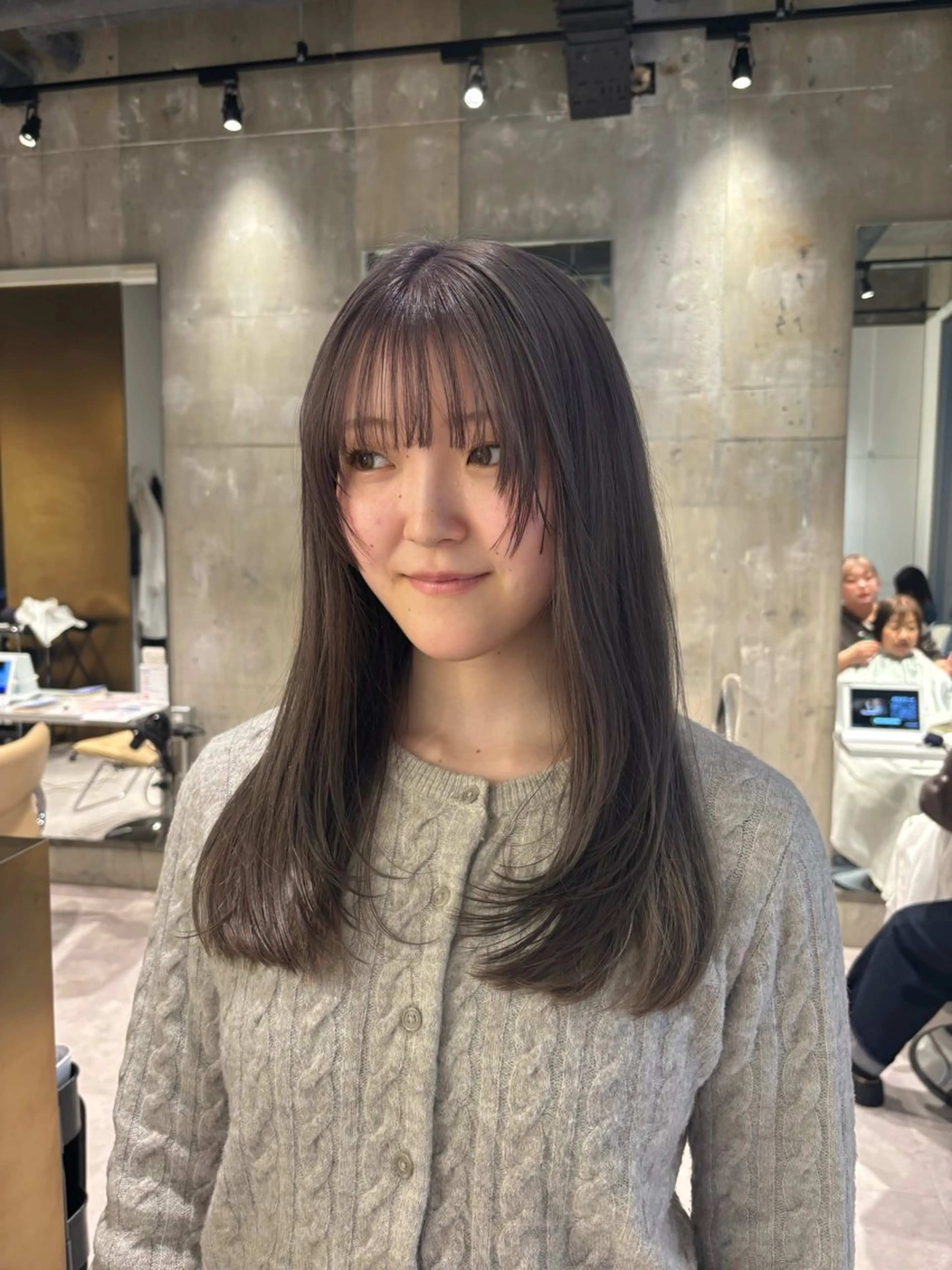 ロング カラー グレージュ シルバー ヘアカラー mina🪐立川駅/ レイヤー/ボブのヘアスタイル