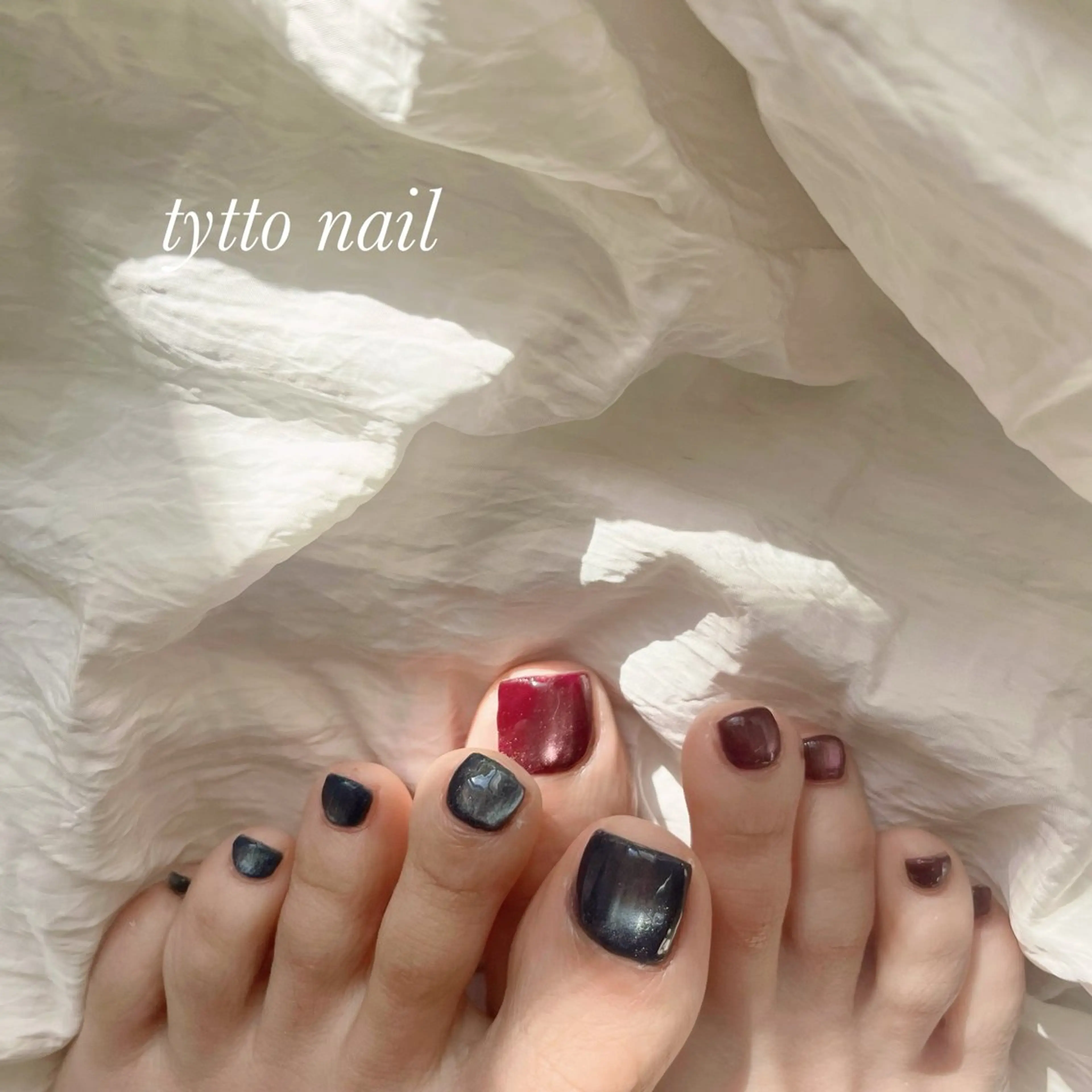 ネイル ボルドー フットネイル キラキラネイル ラメ(グリッター) マグネットネイル tytto nail ❤︎‪‪eri‪‪のネイルデザイン