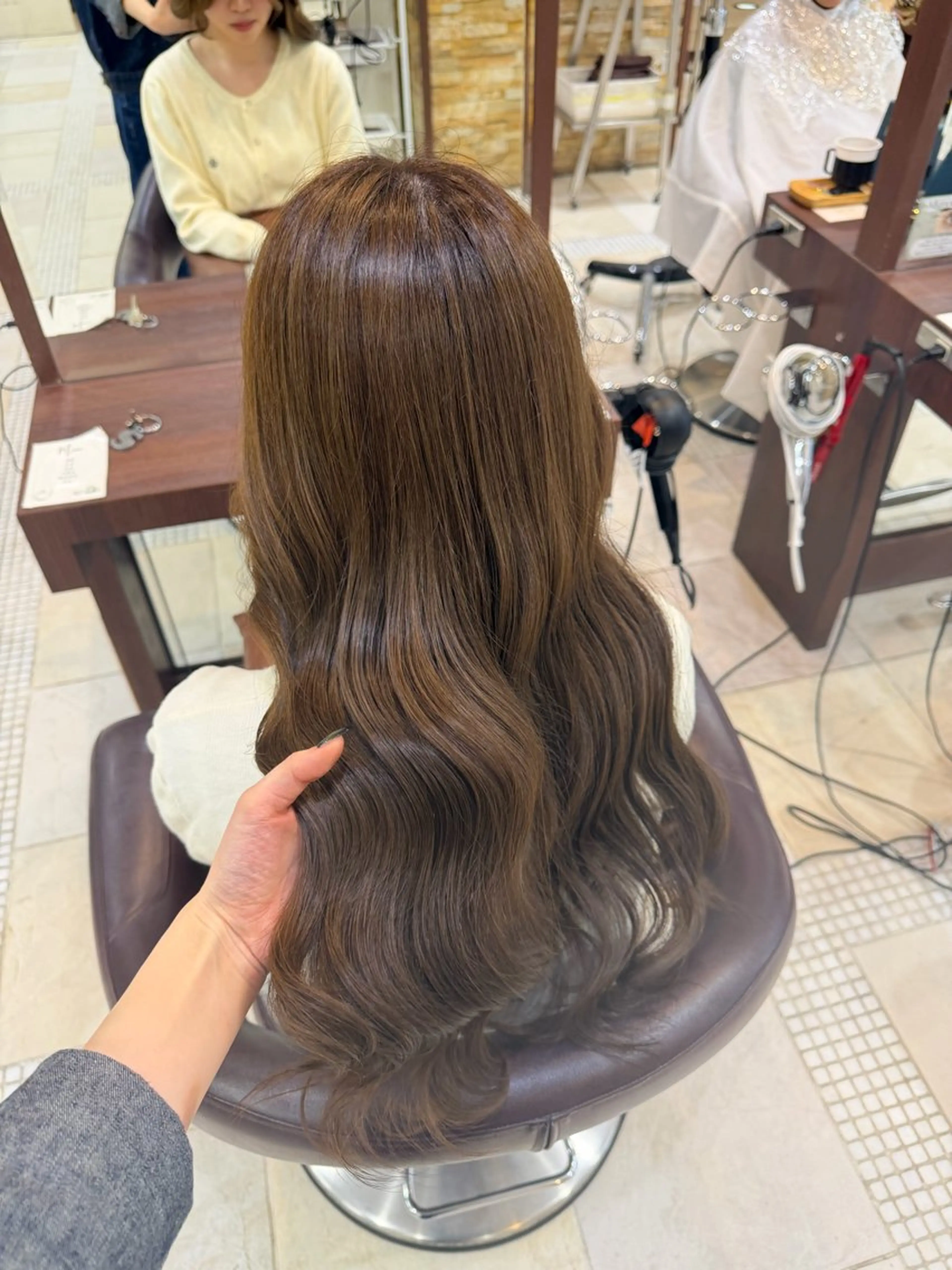 ロング ヘアカラー 池田凛/ ハイトーンカラーのヘアスタイル