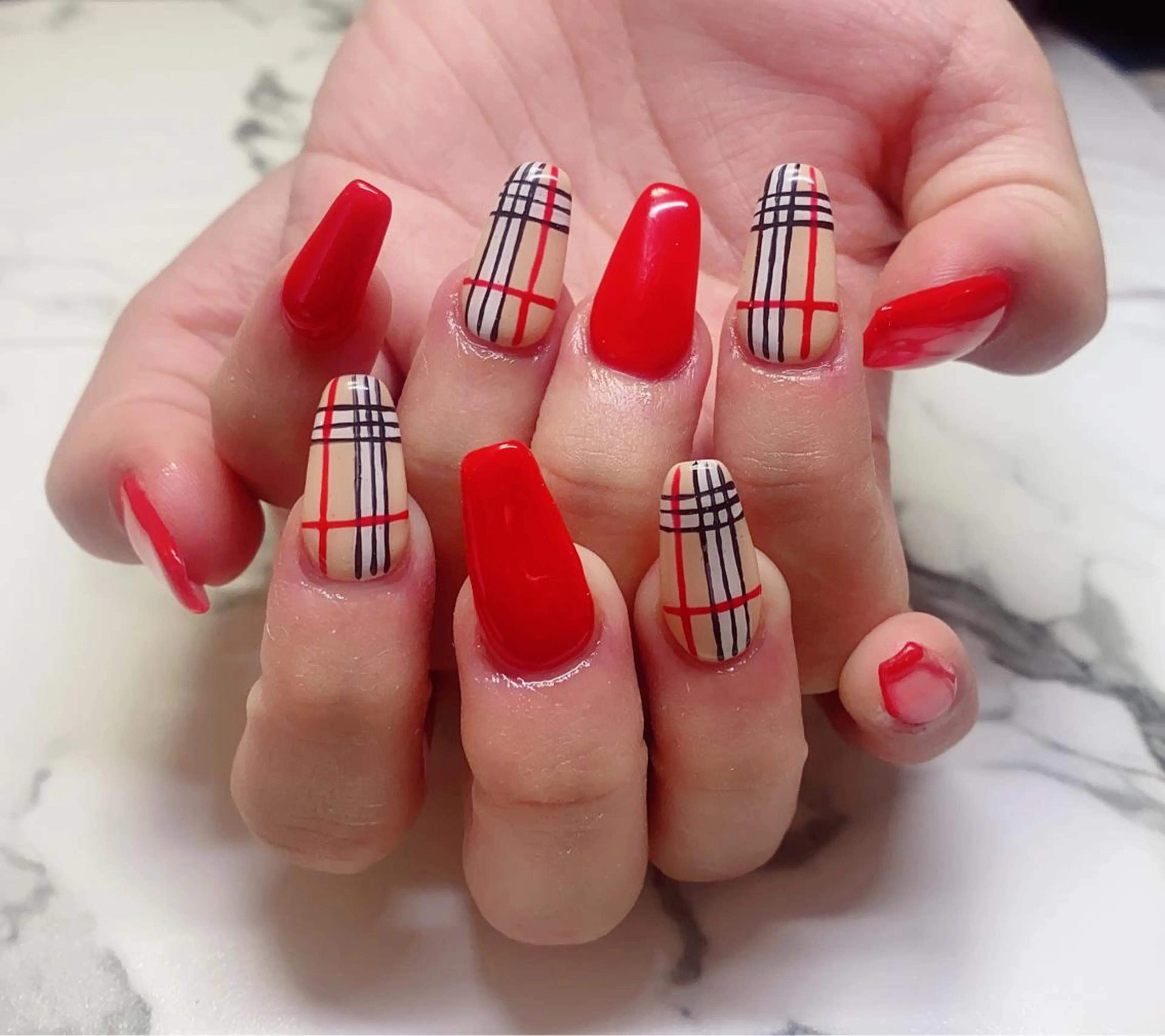 カラー ネイル 長さ出し Q Free nailsのネイルデザイン