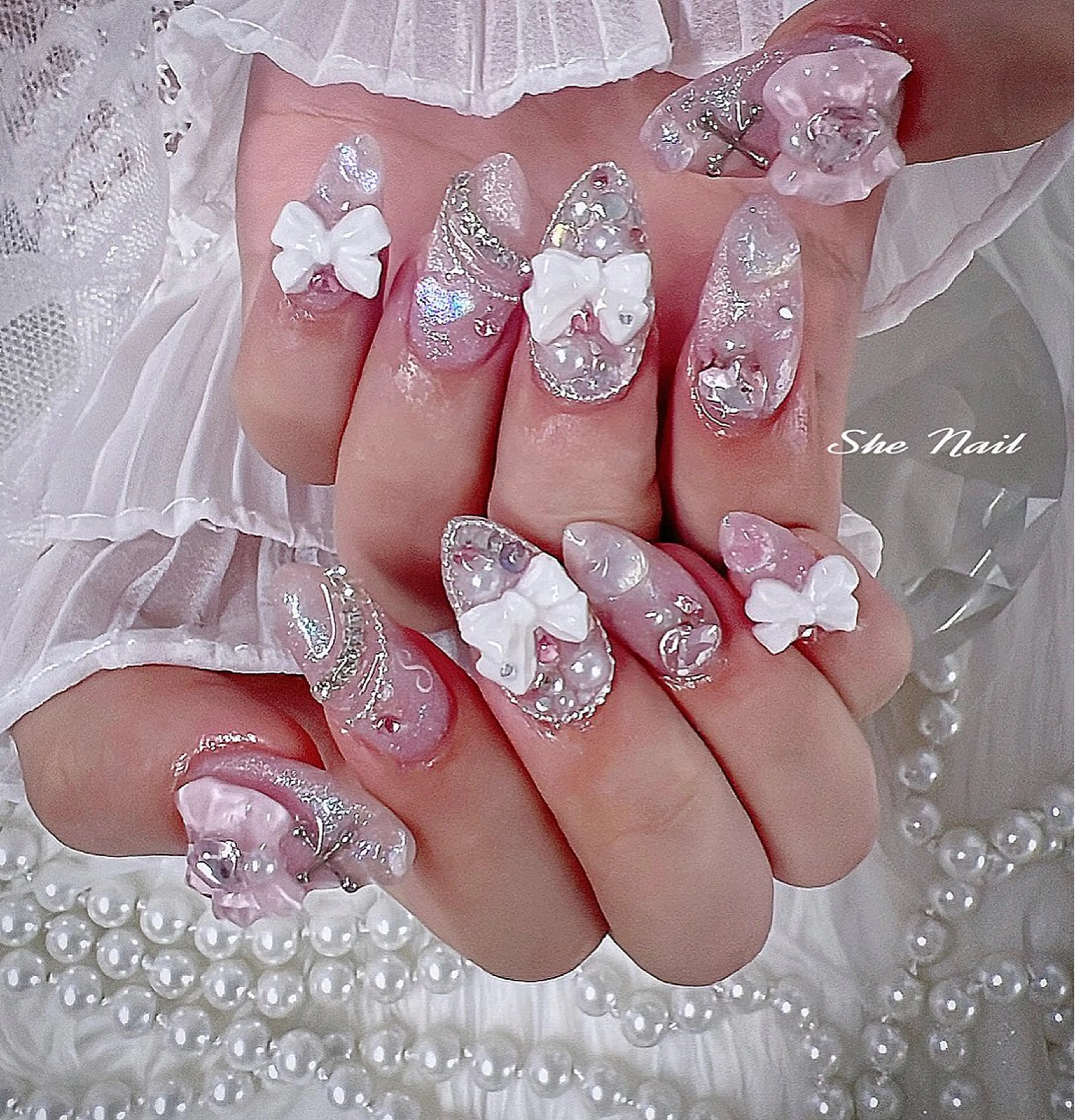 ネイル チークネイル 長さ出し フレンチネイル ガラスフレンチ キラキラネイル ハンドネイル She   Nail所属・ISA_ BELLAのネイルデザイン