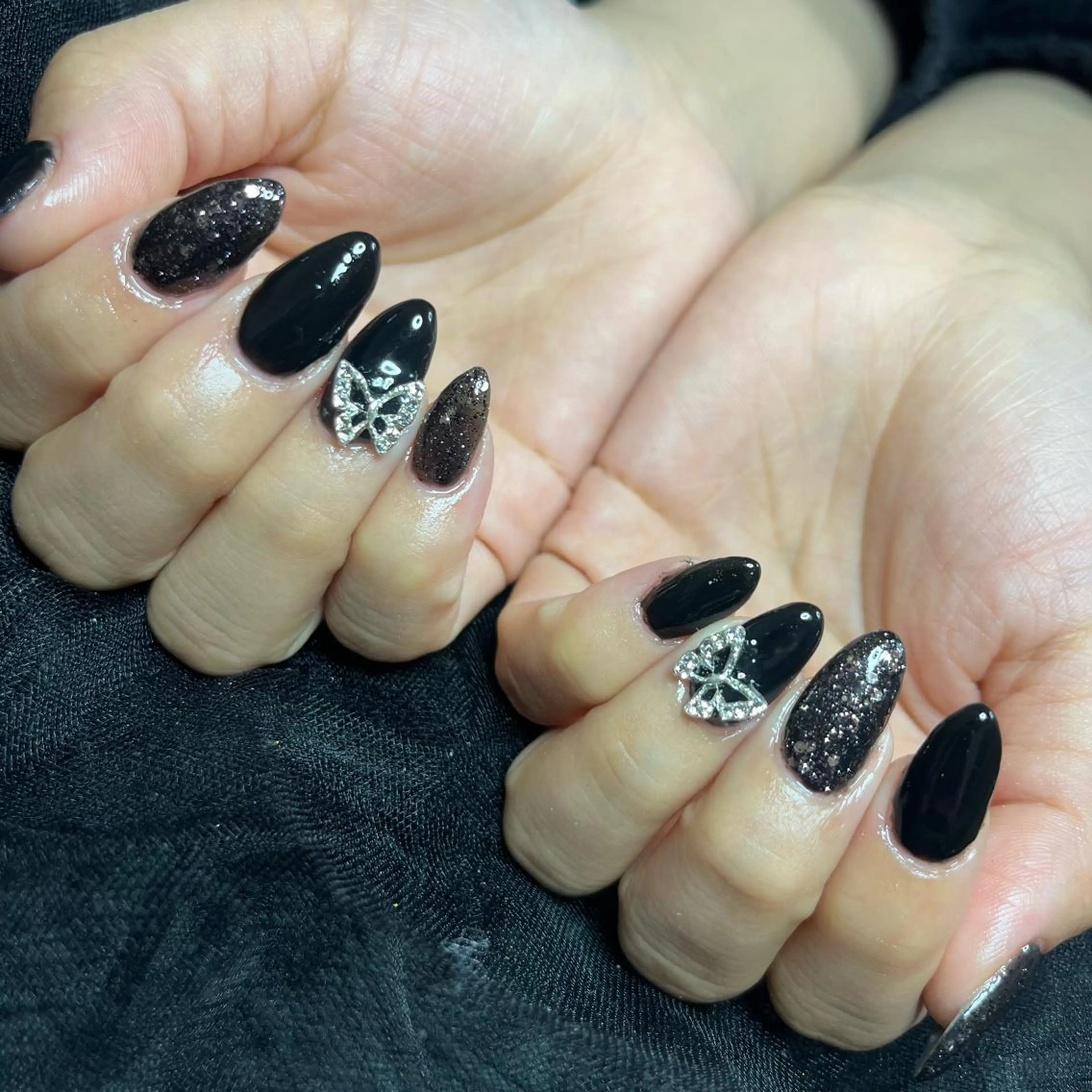 ネイル ラメ(グリッター) ワンカラーネイル ストーンネイル Liberta所属・森 まりなのネイルデザイン