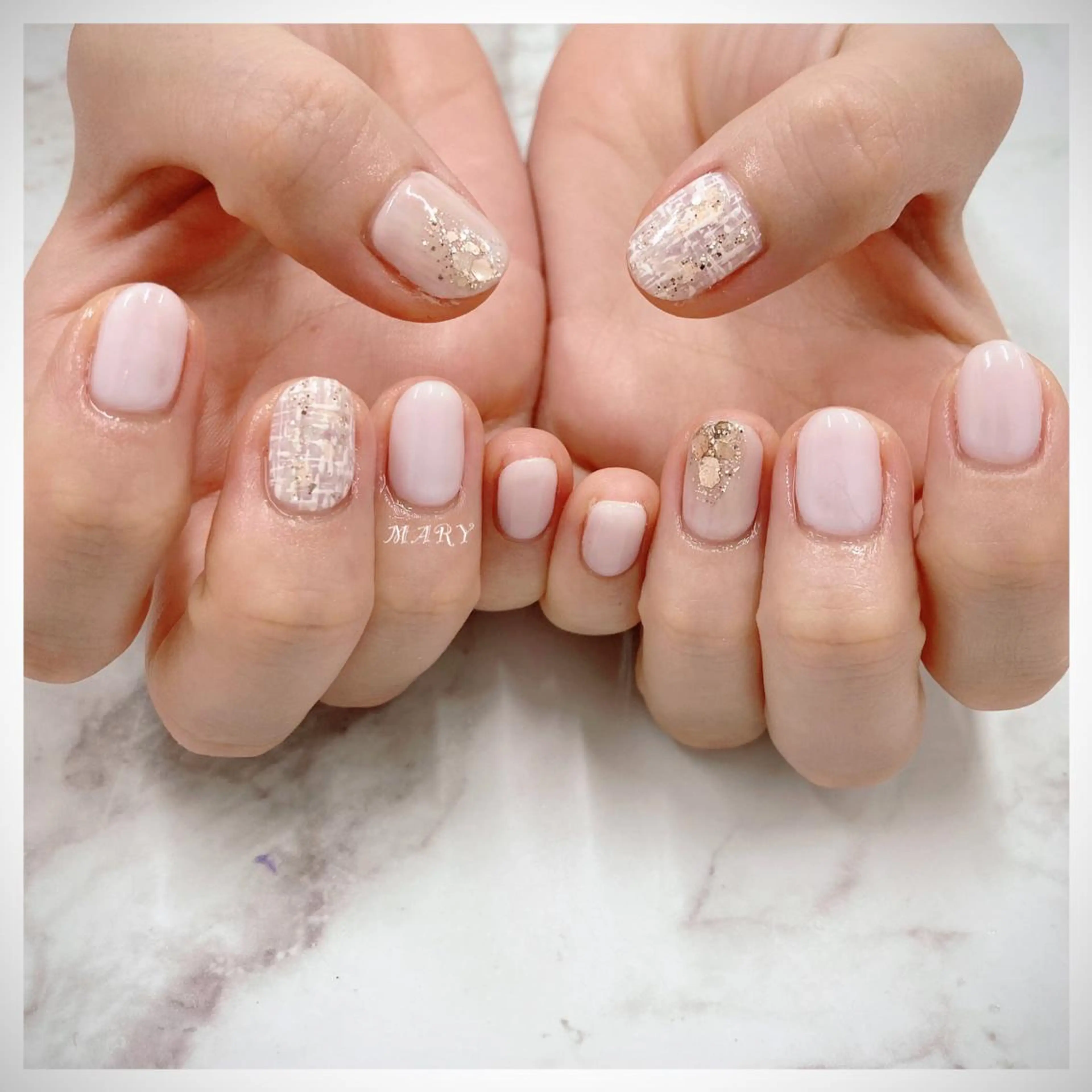 ネイル ニュアンスネイル ワンカラーネイル ツイードネイル ホワイト 冬ネイル ハンドネイル Mary nail所属・Mary nail .narumiのネイルデザイン