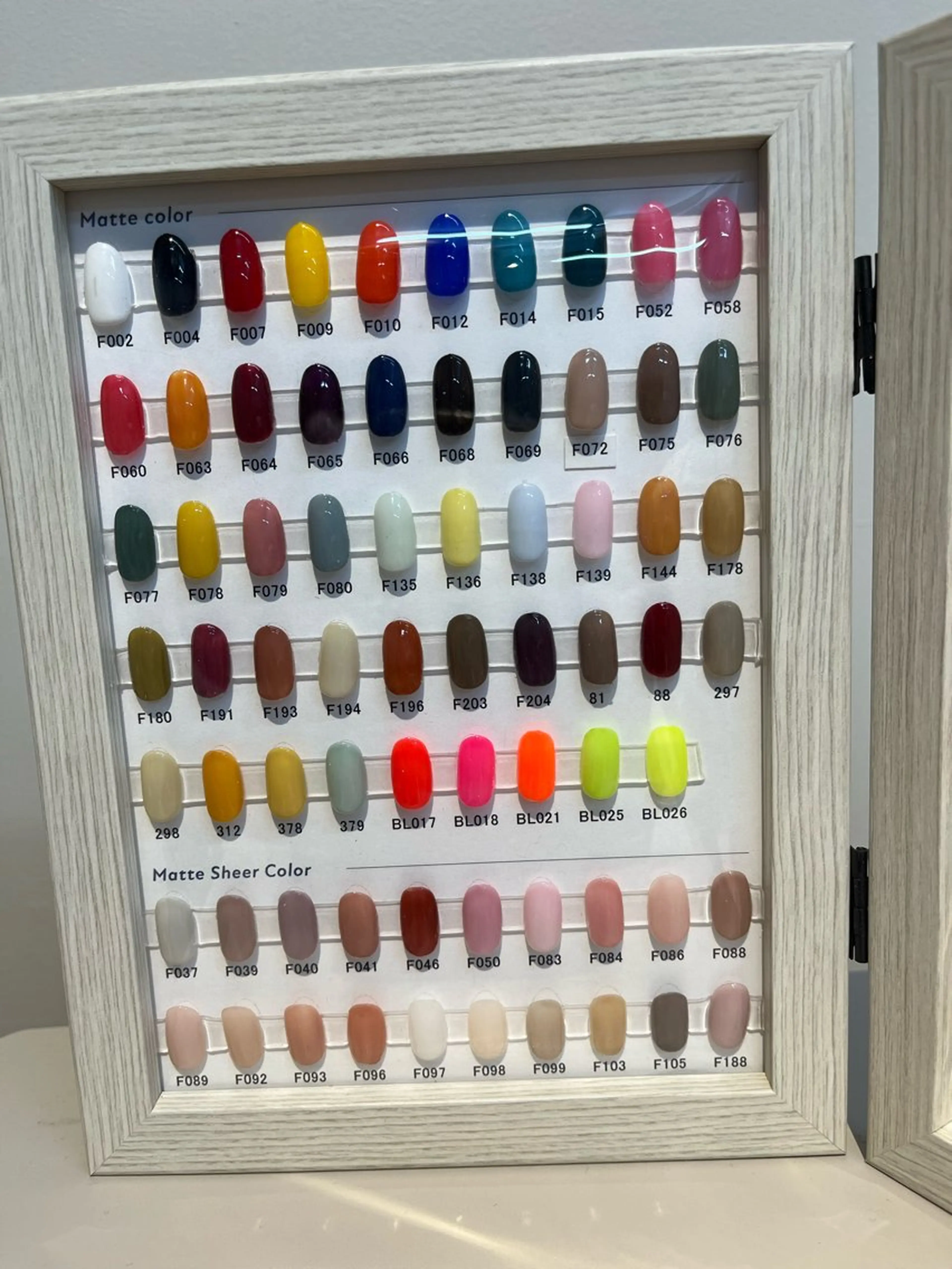 ネイル yoshino TRIOSのネイルデザイン