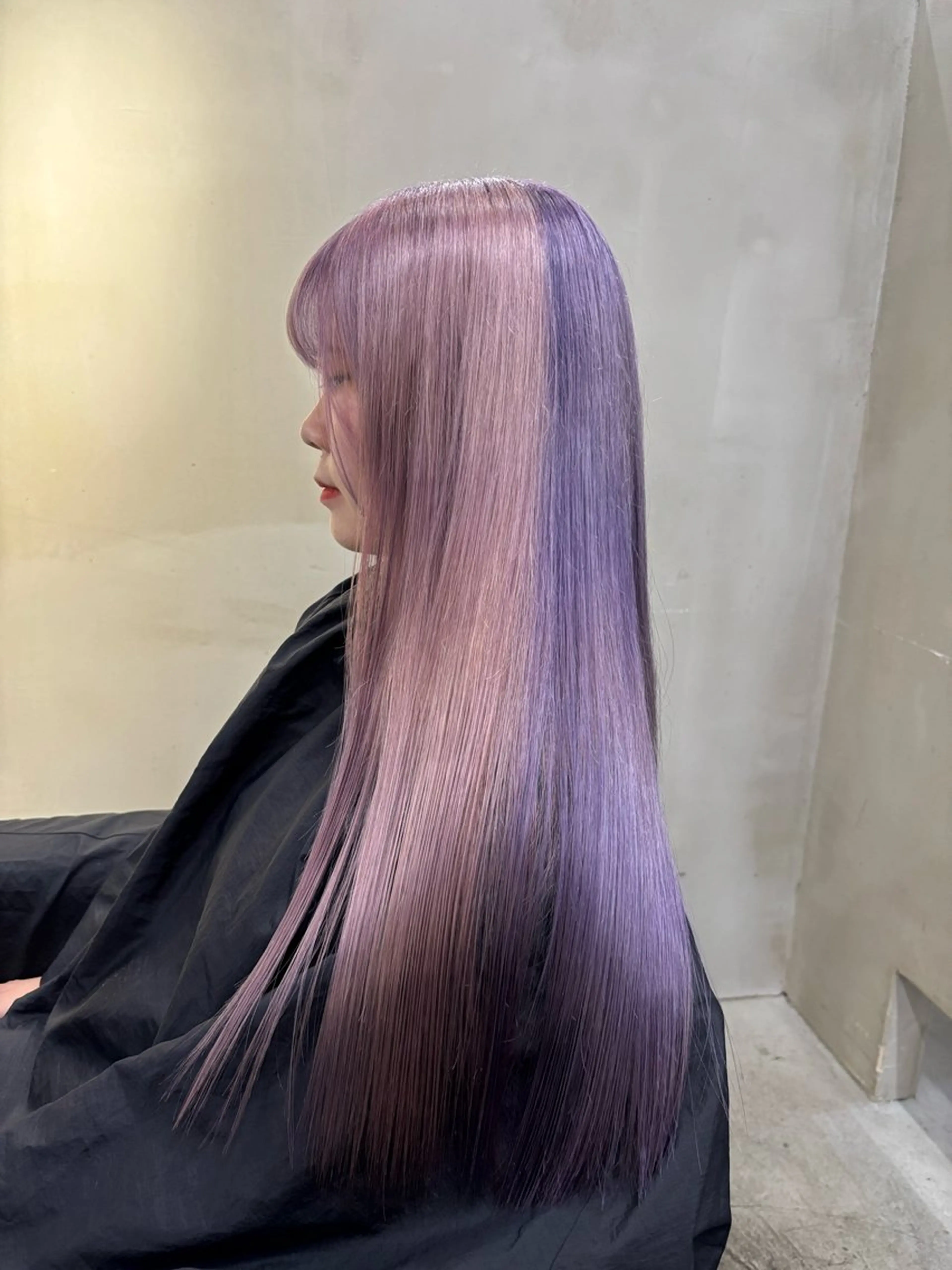 ブリーチ+デザインカラー(インナーカラーなど)+毛髪強化トリートメント(施術時間4時間半​〜​)の写真