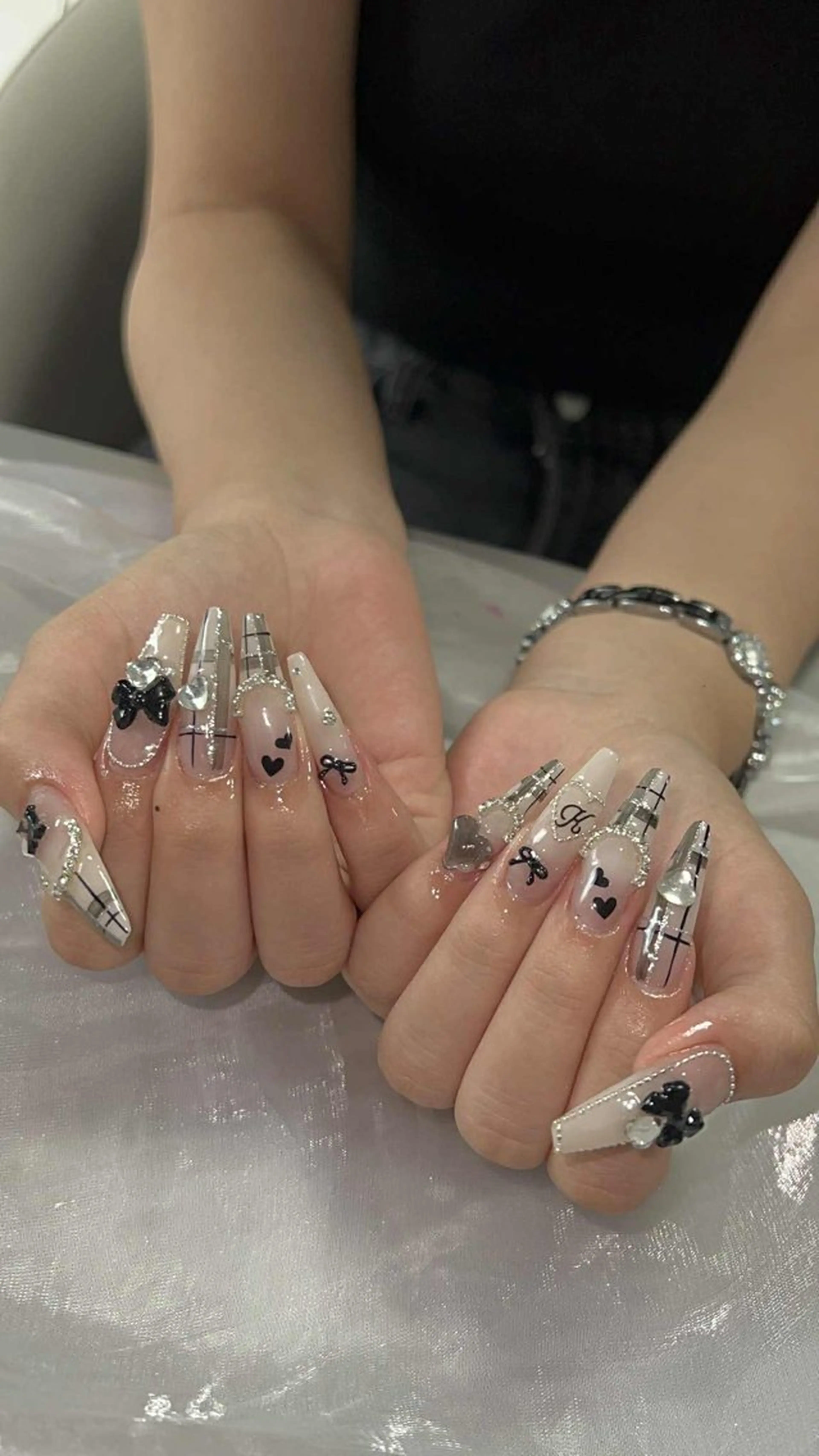 ネイル ジェルネイル グラデーション キラキラネイル ミラーネイル ニュアンスネイル ハンドネイル Kitty Nailのネイルデザイン