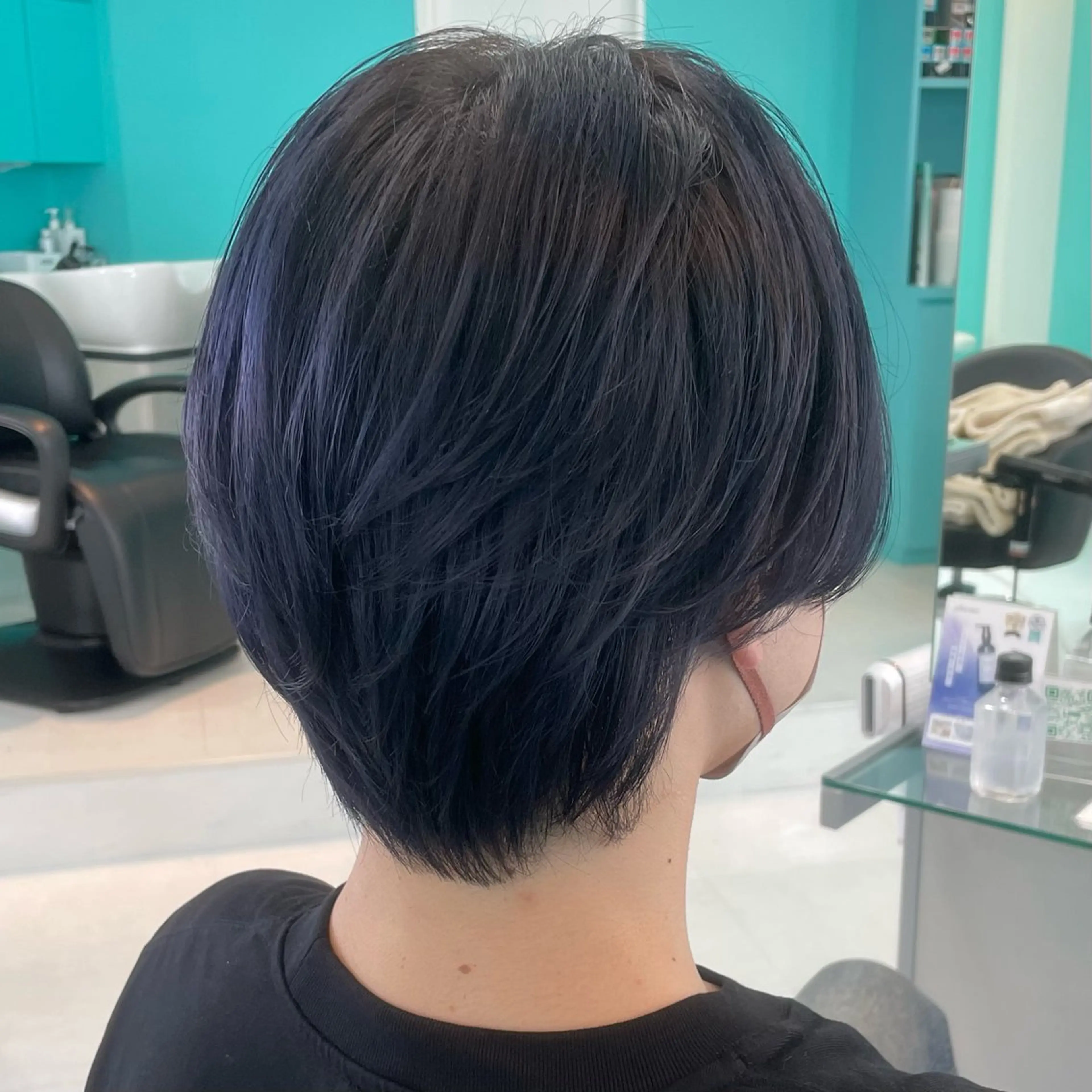 ショート カラー メンズ 黒髪 ブルーカラー ブルーブラック Natsuki🤍 透明感×艶カラー🫧のヘアスタイル