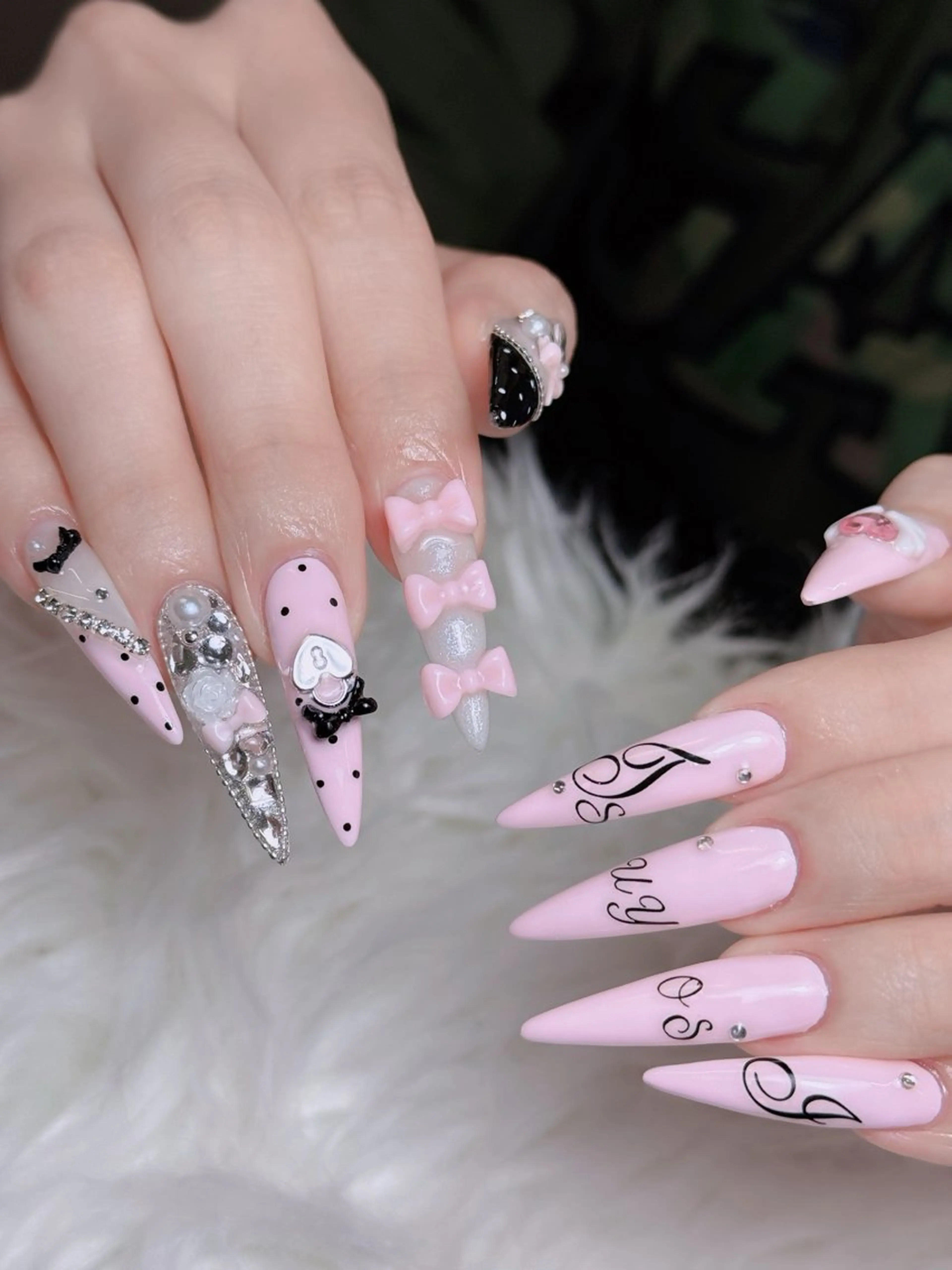 ネイル オーロラネイル チークネイル フットネイル フレンチネイル ハロウィン ハンドネイル Lumi Nail 新大久保3‘のネイルデザイン