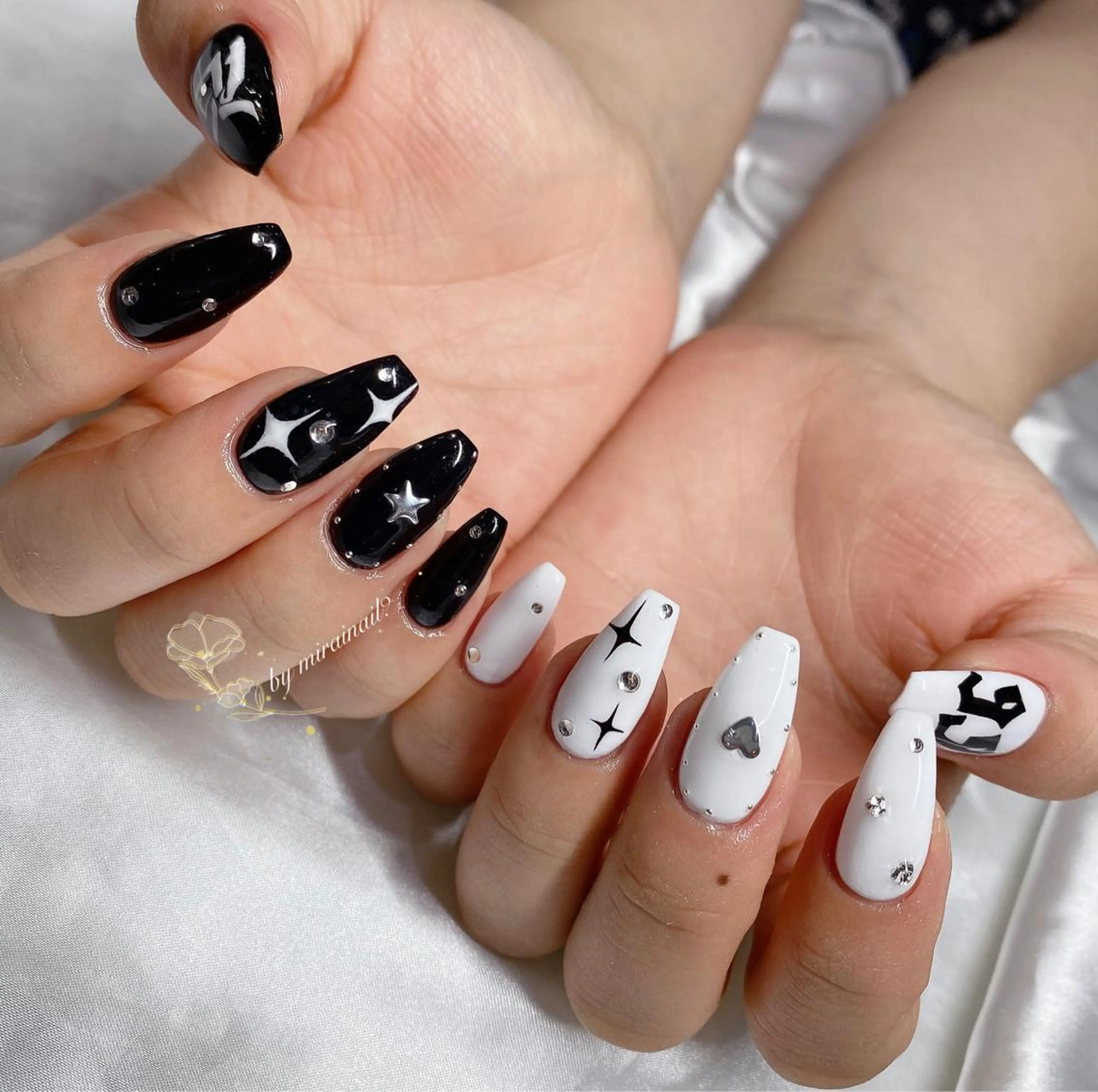 ネイル 持ち込み ネイルサロン 9Carats神田のネイルデザイン