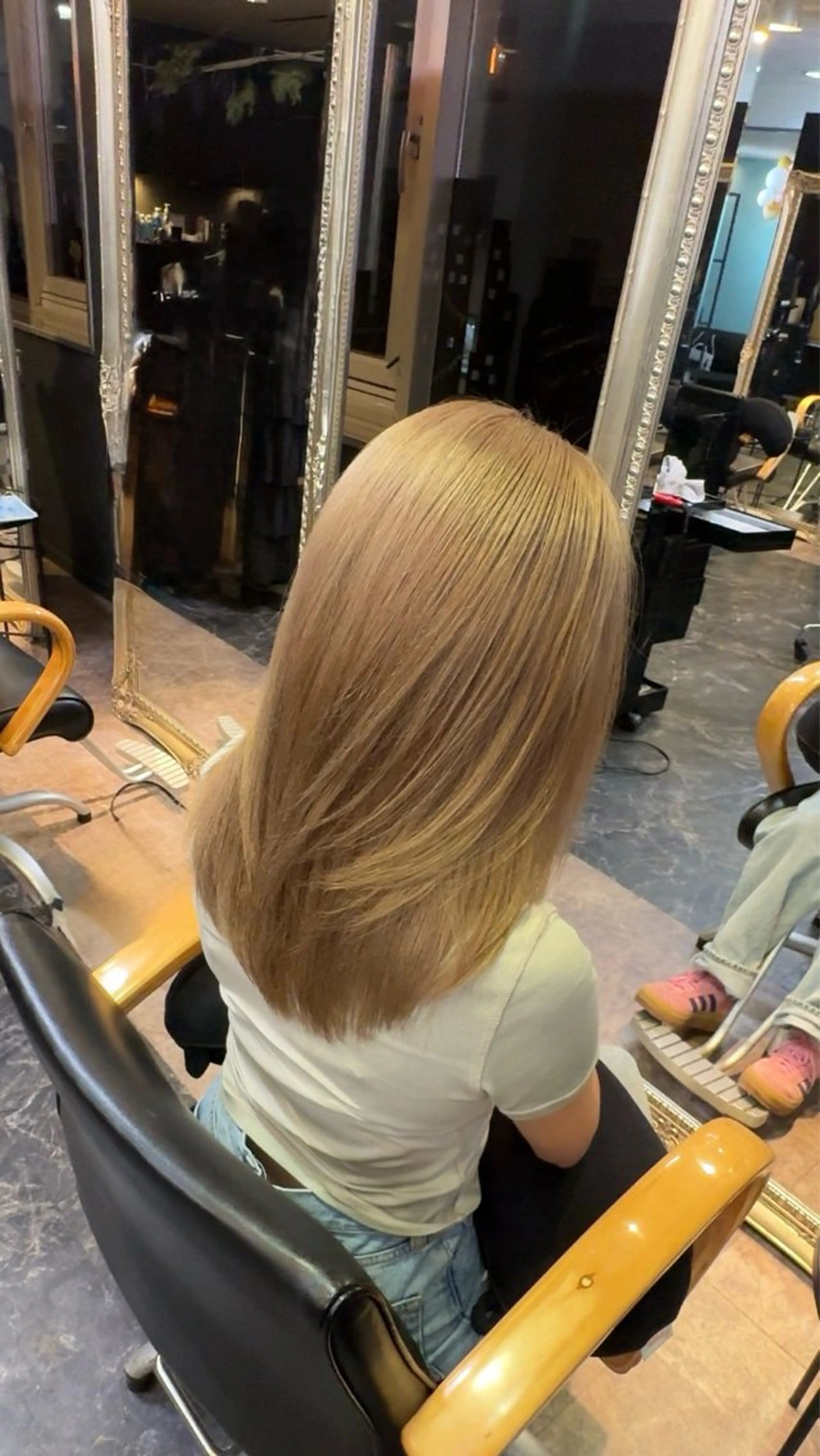 セミロング カラー ベージュカラー ブリーチ ヘアカラー 舘野涼太 /ダブル カラー🎨/髪質改善のヘアスタイル