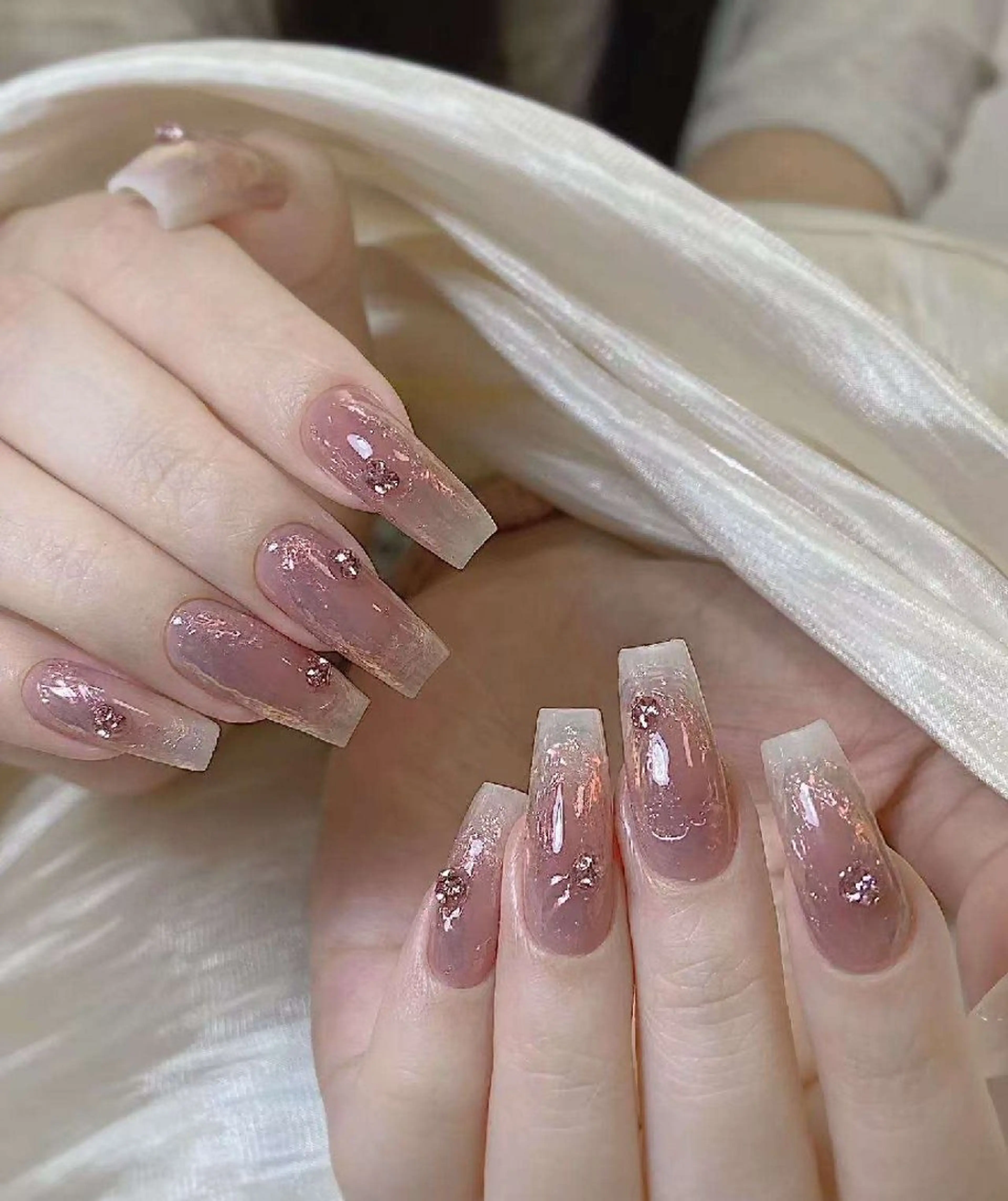 ネイル オーロラネイル フラワーネイル フットネイル フレンチネイル ジェルネイル ハンドネイル Oomiya 服部のネイルデザイン