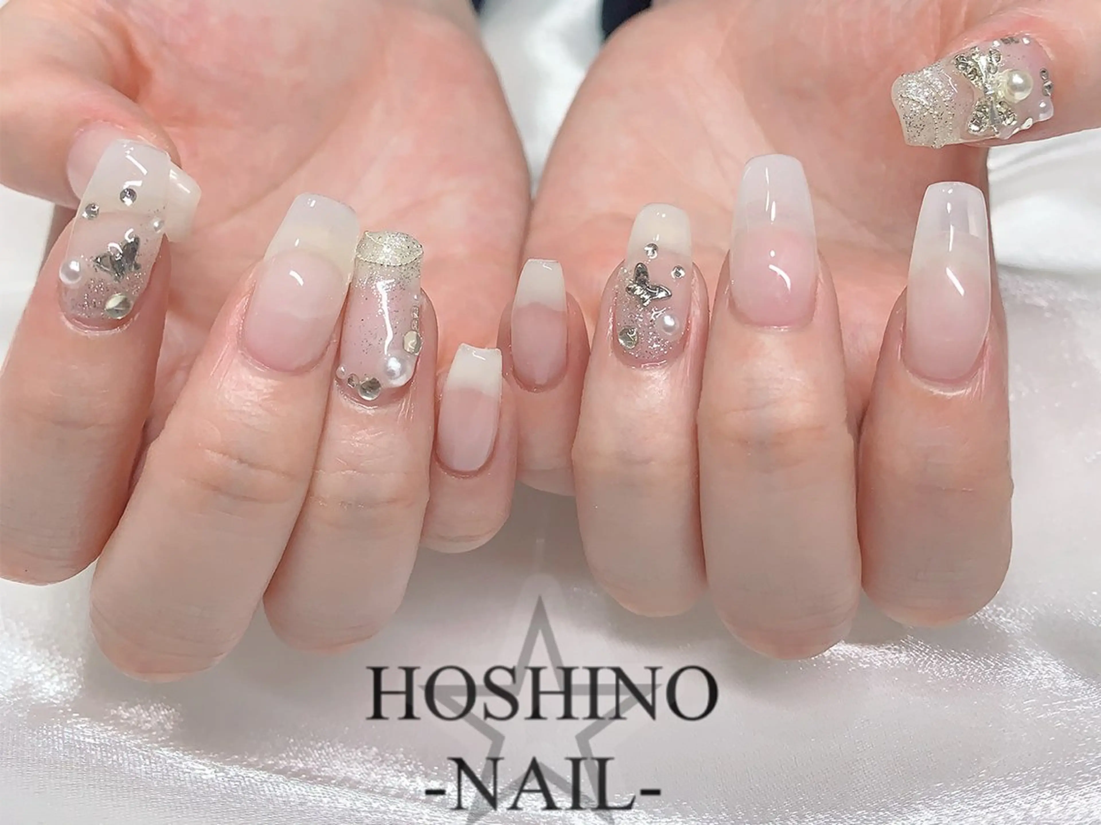 ネイル アートネイル キラキラネイル 春ネイル 夏ネイル ホワイト ハンドネイル ★HOSHINO NAIL★新宿店のネイルデザイン