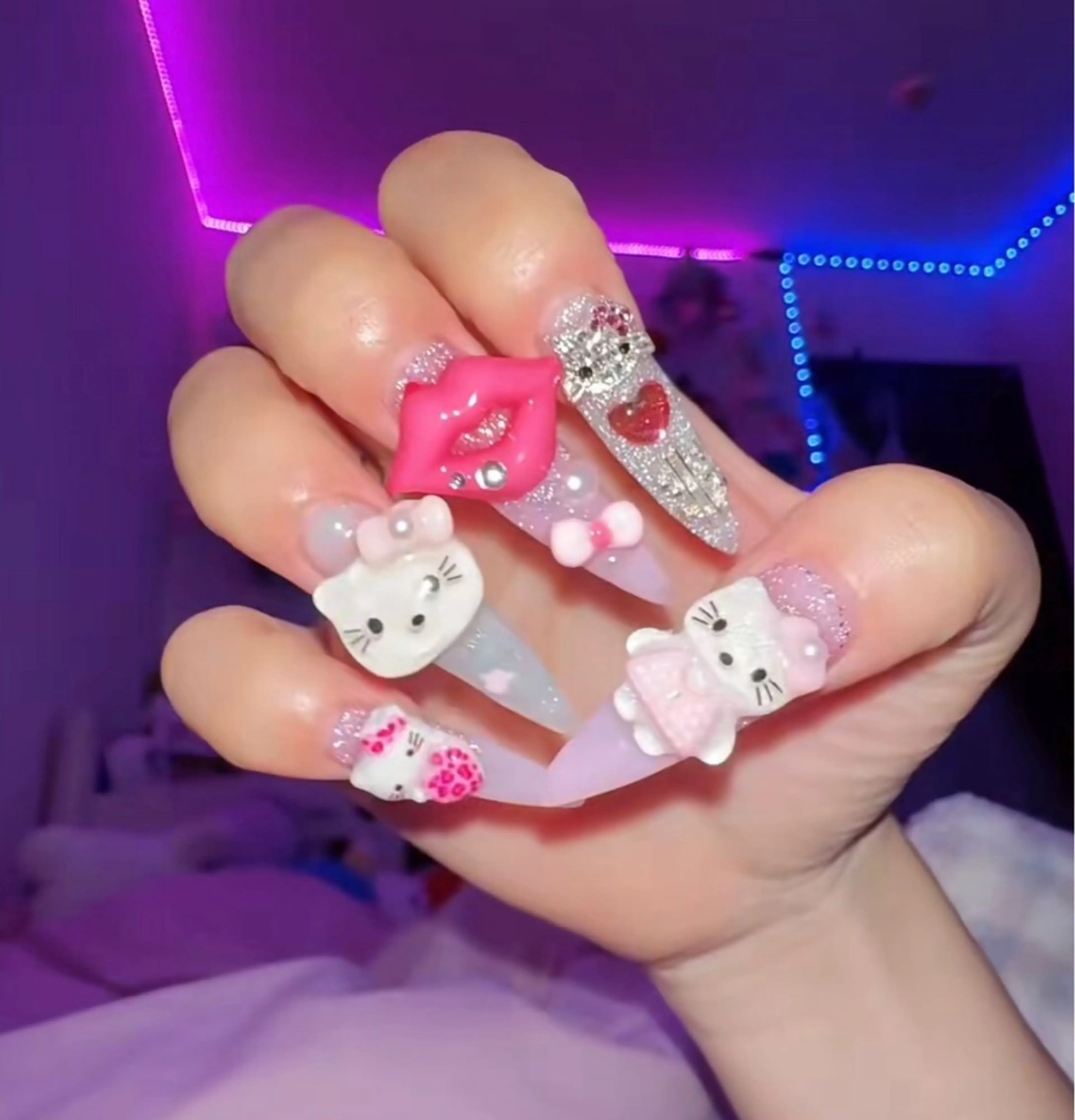 ネイル 長さ出し グラデーション キラキラネイル マグネットネイル ニュアンスネイル ハンドネイル Lee Ainのネイルデザイン