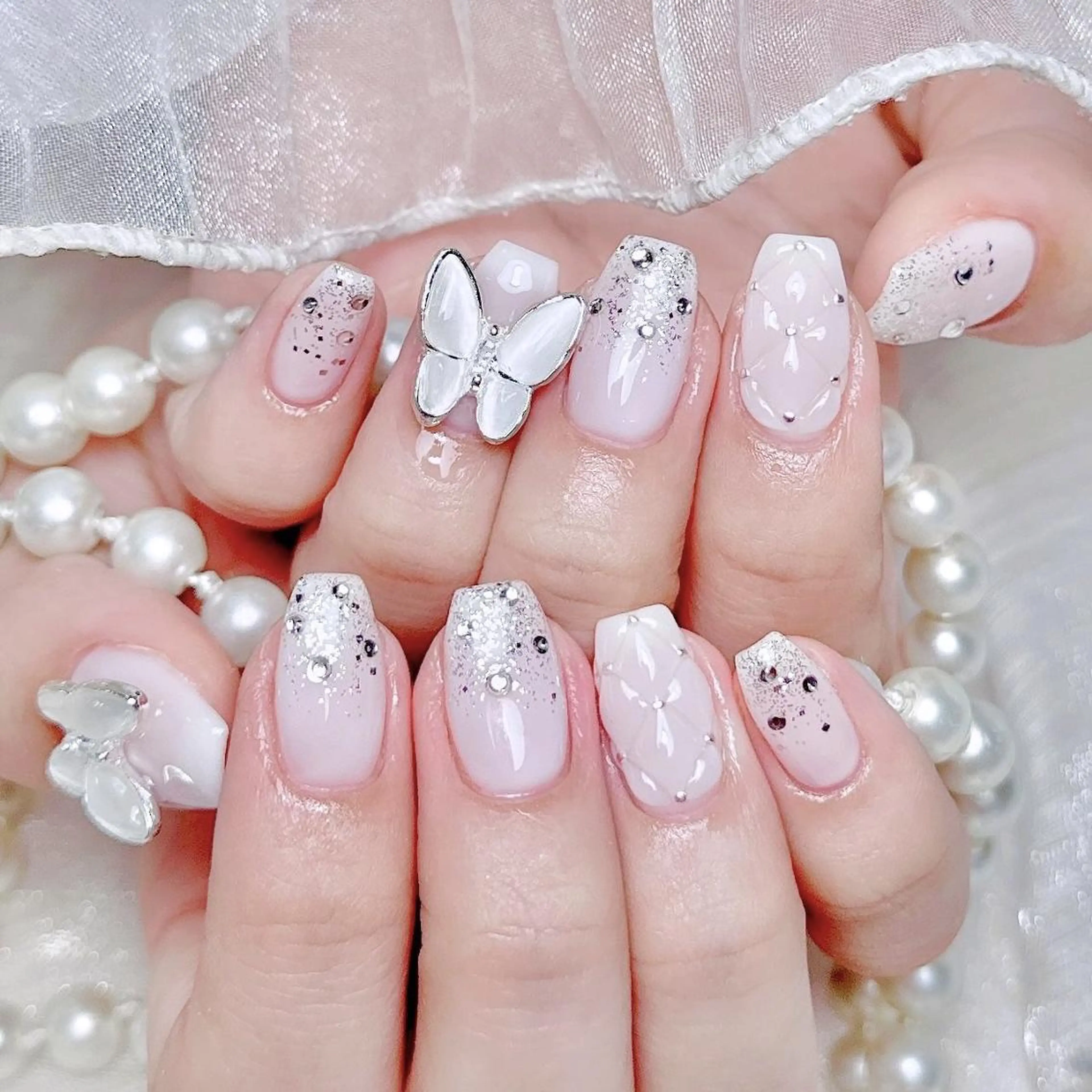 ネイル Hanya 🌈のネイルデザイン